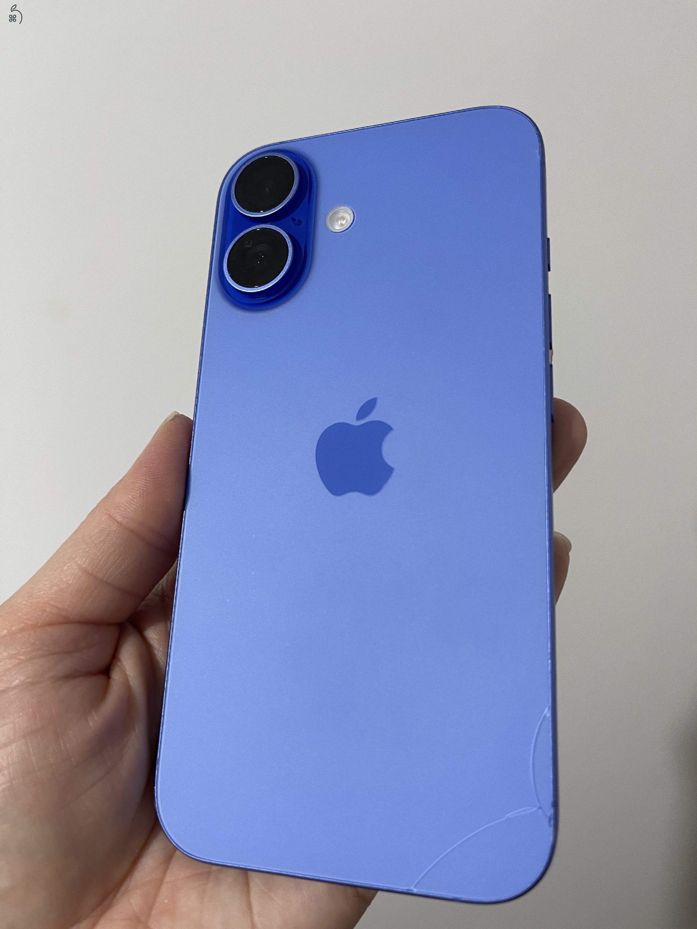 iPhone 16 Ultramarine 128 gb 99 % akku, 2027.02. Apple garancia