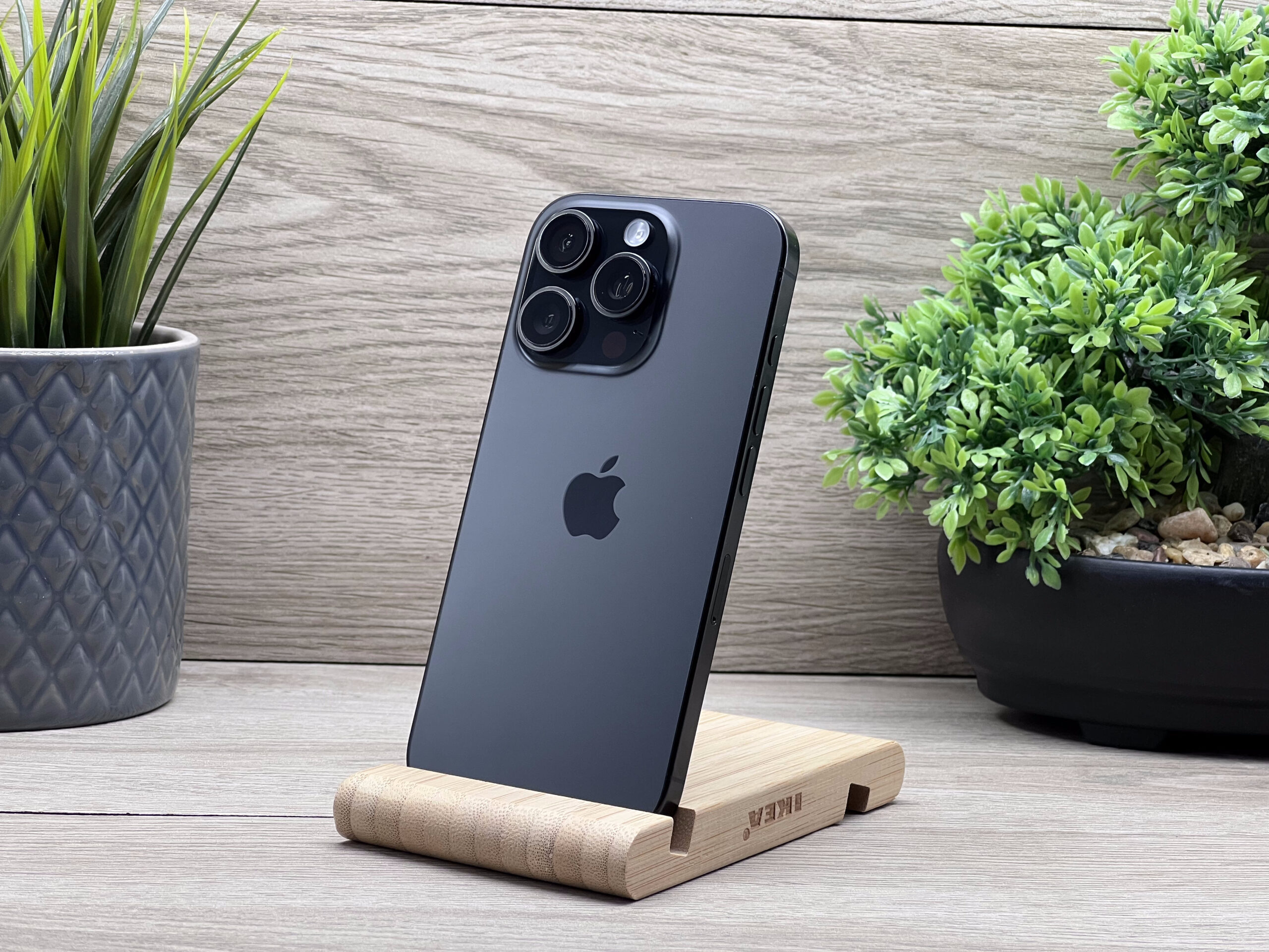 Hibátlan iPhone 16 Pro Black Titanium 256GB 2 ÉV Garanciával 90%