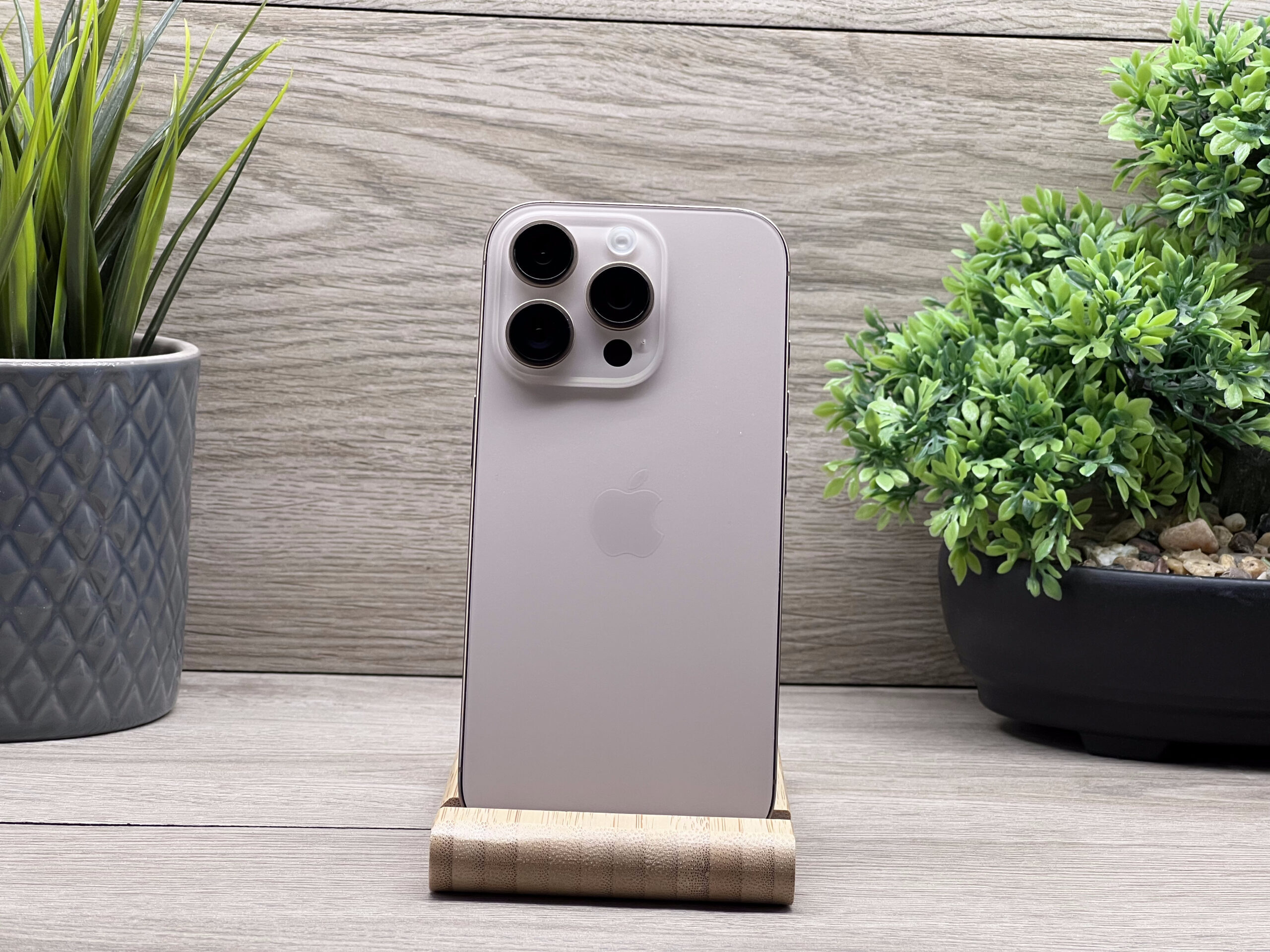 Hibátlan iPhone 16 Pro Desert Titanium 128GB 2 ÉV Garanciával 92%