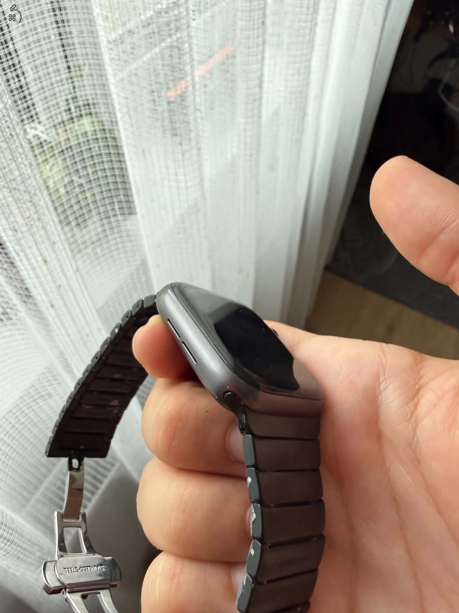 Apple Watch SE 1.gen GPS 44mm (2020)