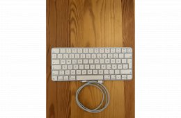 APPLE Magic Keyboard Touch ID-val, USB-C 2024- Német - ÚJ