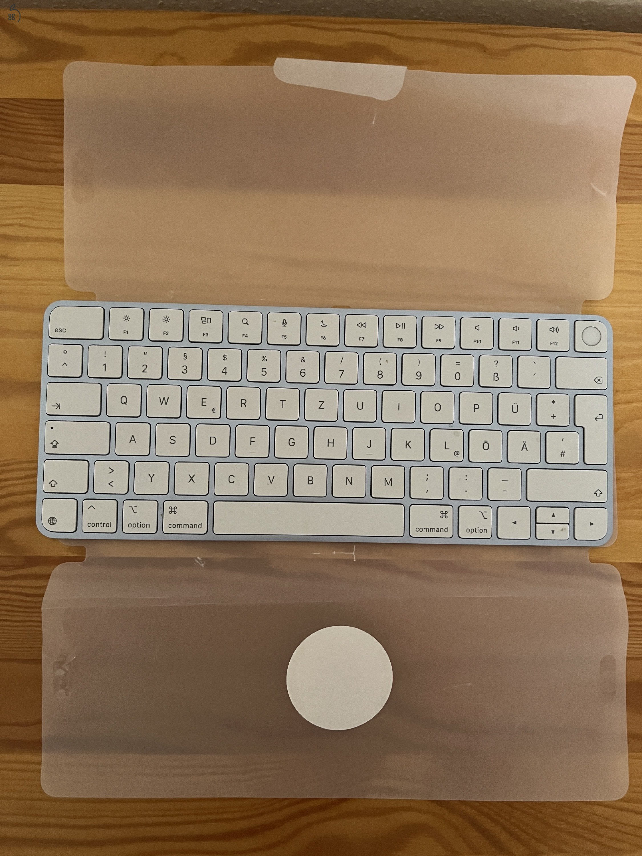 APPLE Magic Keyboard Touch ID-val, USB-C 2024- Német - ÚJ