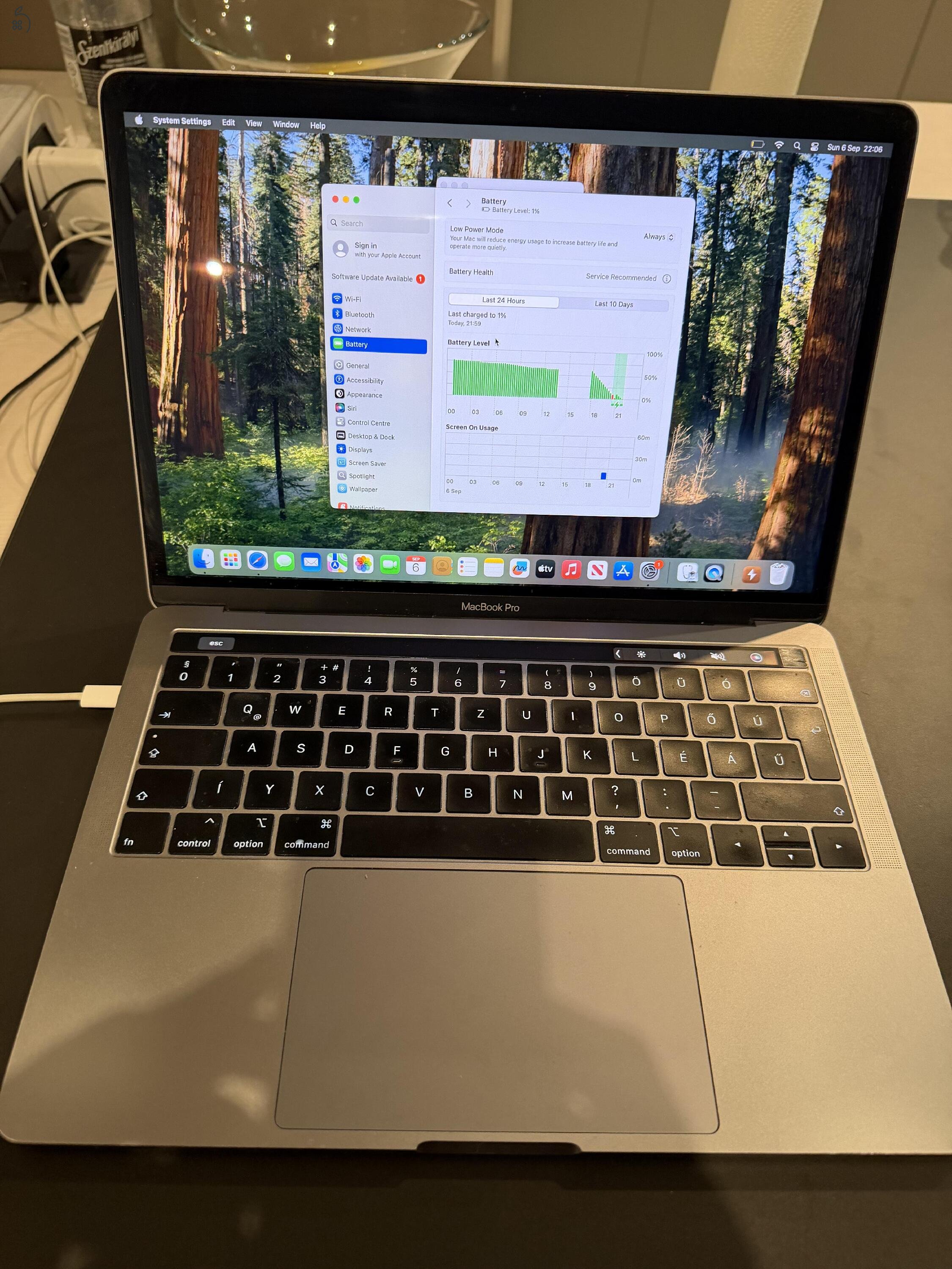 MacBook Pro (13 hüvelykes, 2018, négy Thunderbolt 3-port)