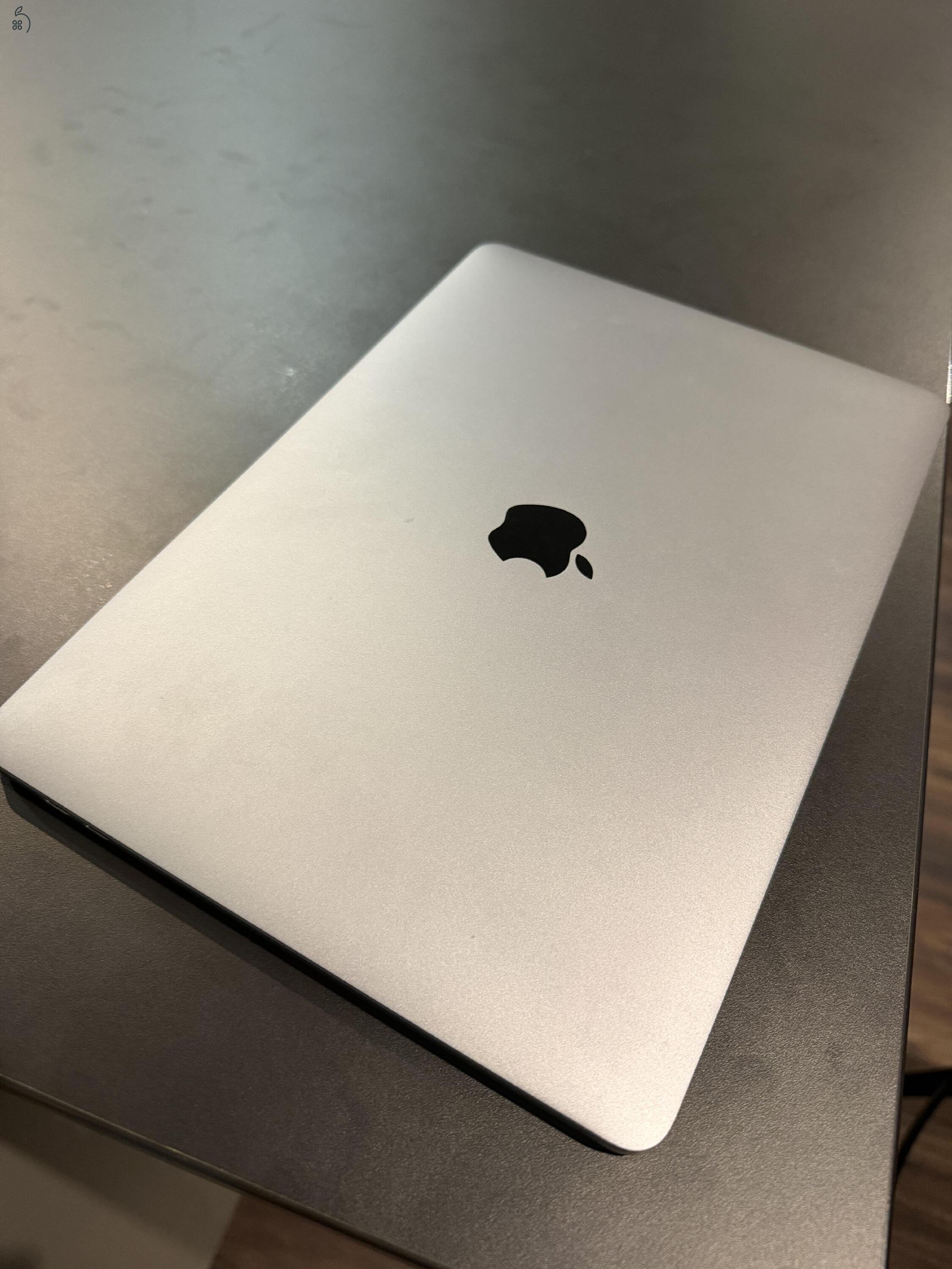 MacBook Pro (13 hüvelykes, 2018, négy Thunderbolt 3-port)