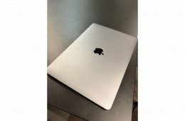 MacBook Pro (13 hüvelykes, 2018, négy Thunderbolt 3-port)