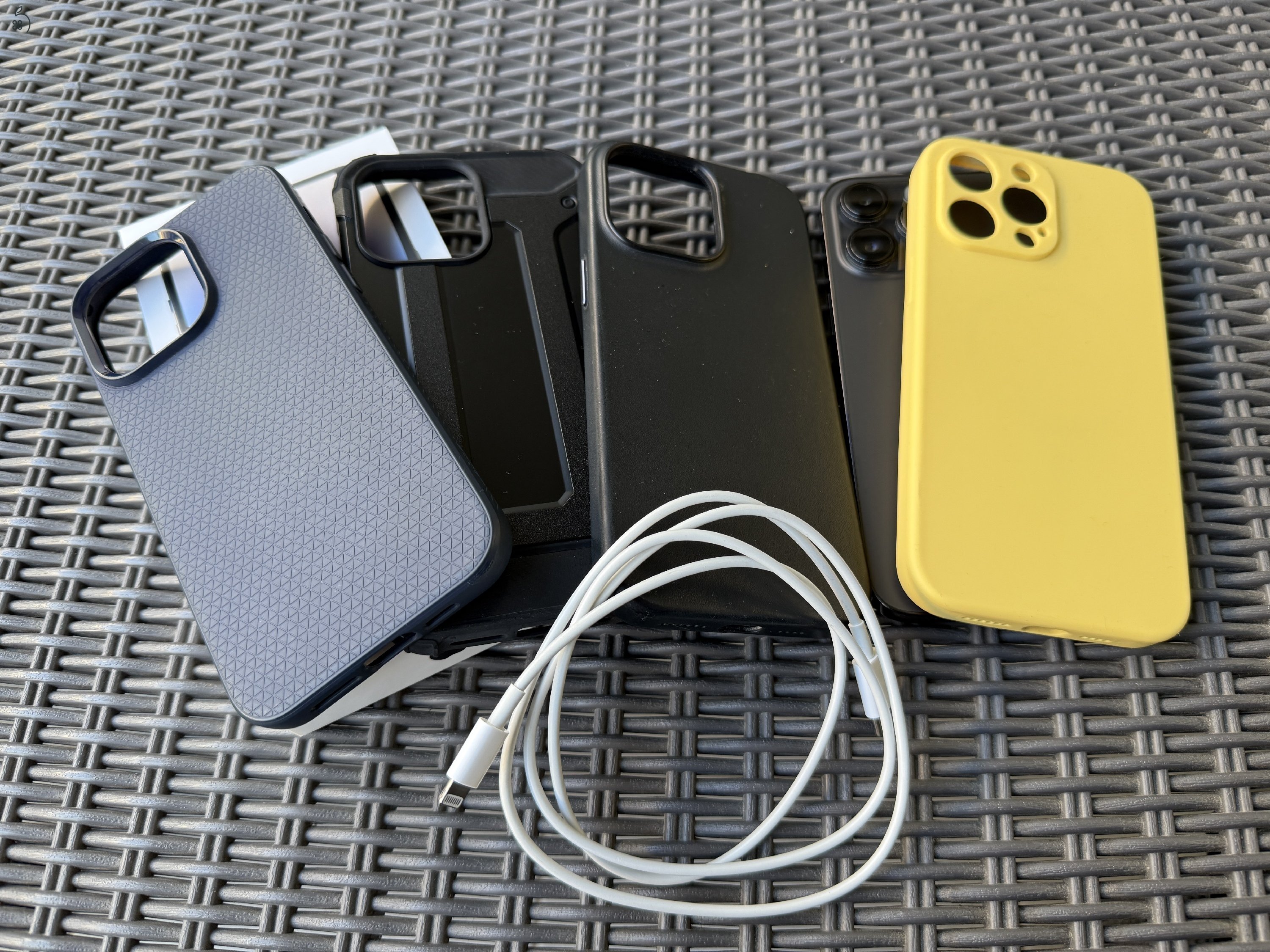 Apple iPhone 14 Pro Max 128 GB Space Black - kártyafüggetlen