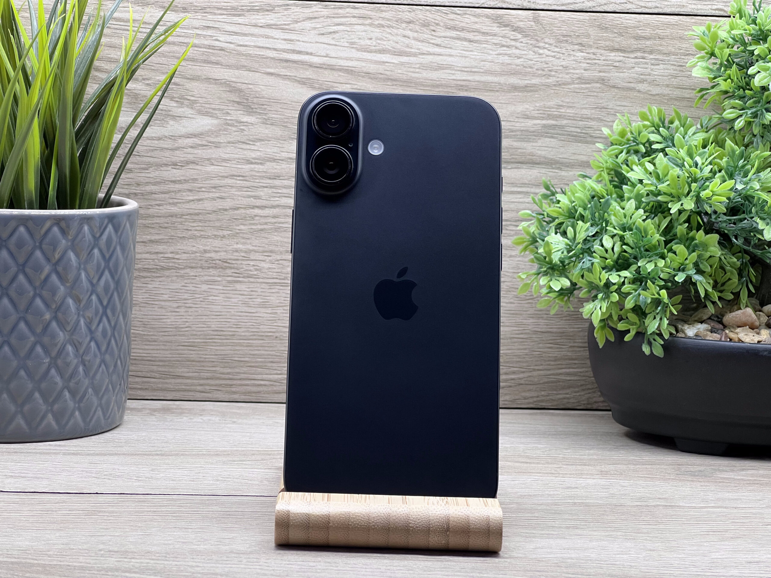 Hibátlan iPhone 16 Plus Black 128GB 2 ÉV Garanciával 96%