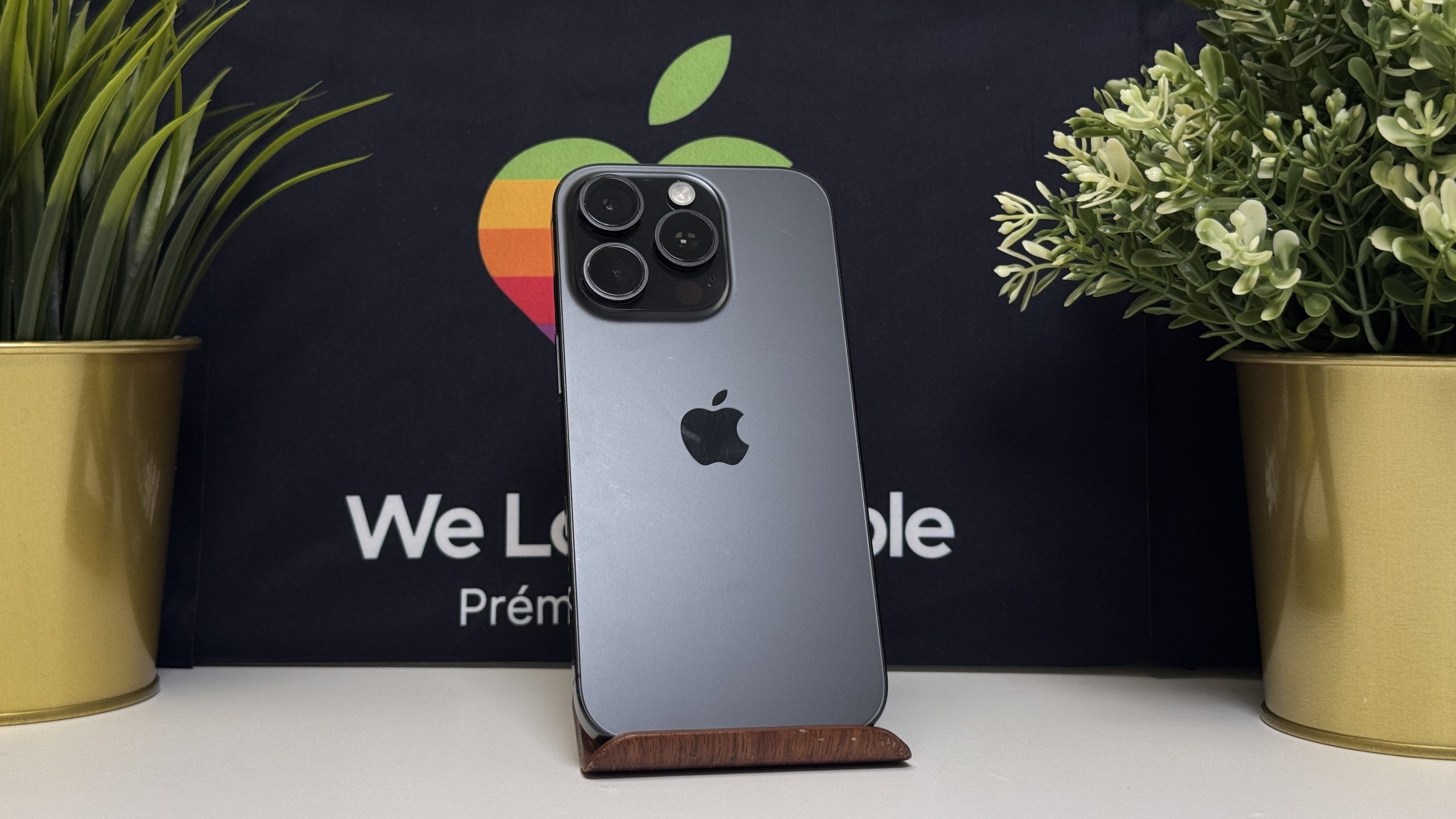 iPhone 16 Pro 256GB, Fekete Titán, Független, Számla, 2 Év Garancia, 88%