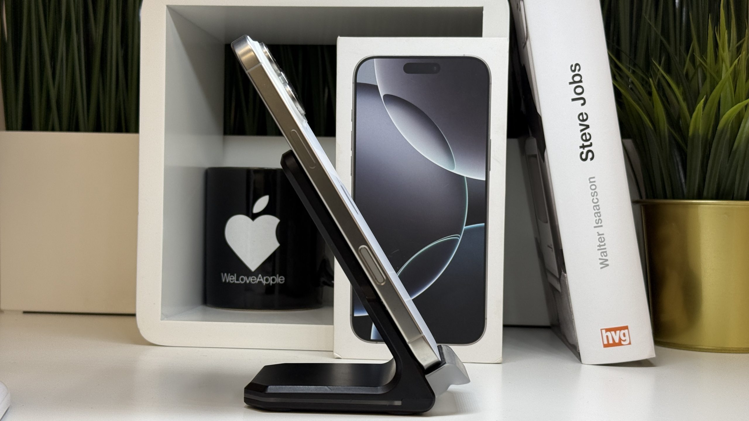 iPhone 16 Pro Max 256GB, Fehér Titán, Független, Számla, 2 Év Garancia, 92%