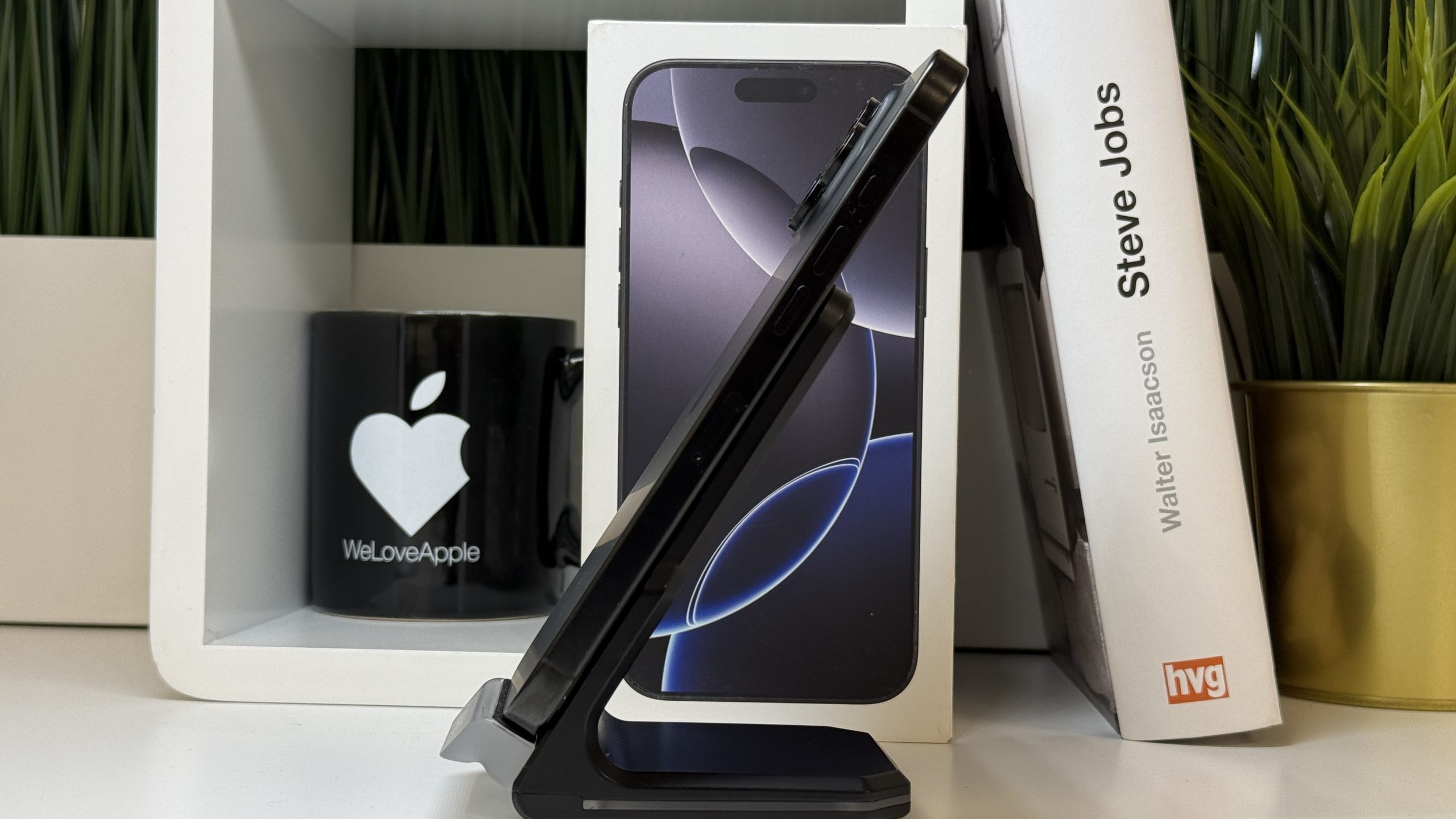 iPhone 16 Pro Max 256GB, Fekete Titán, Független, Számla, 2 Év Garancia, 92%