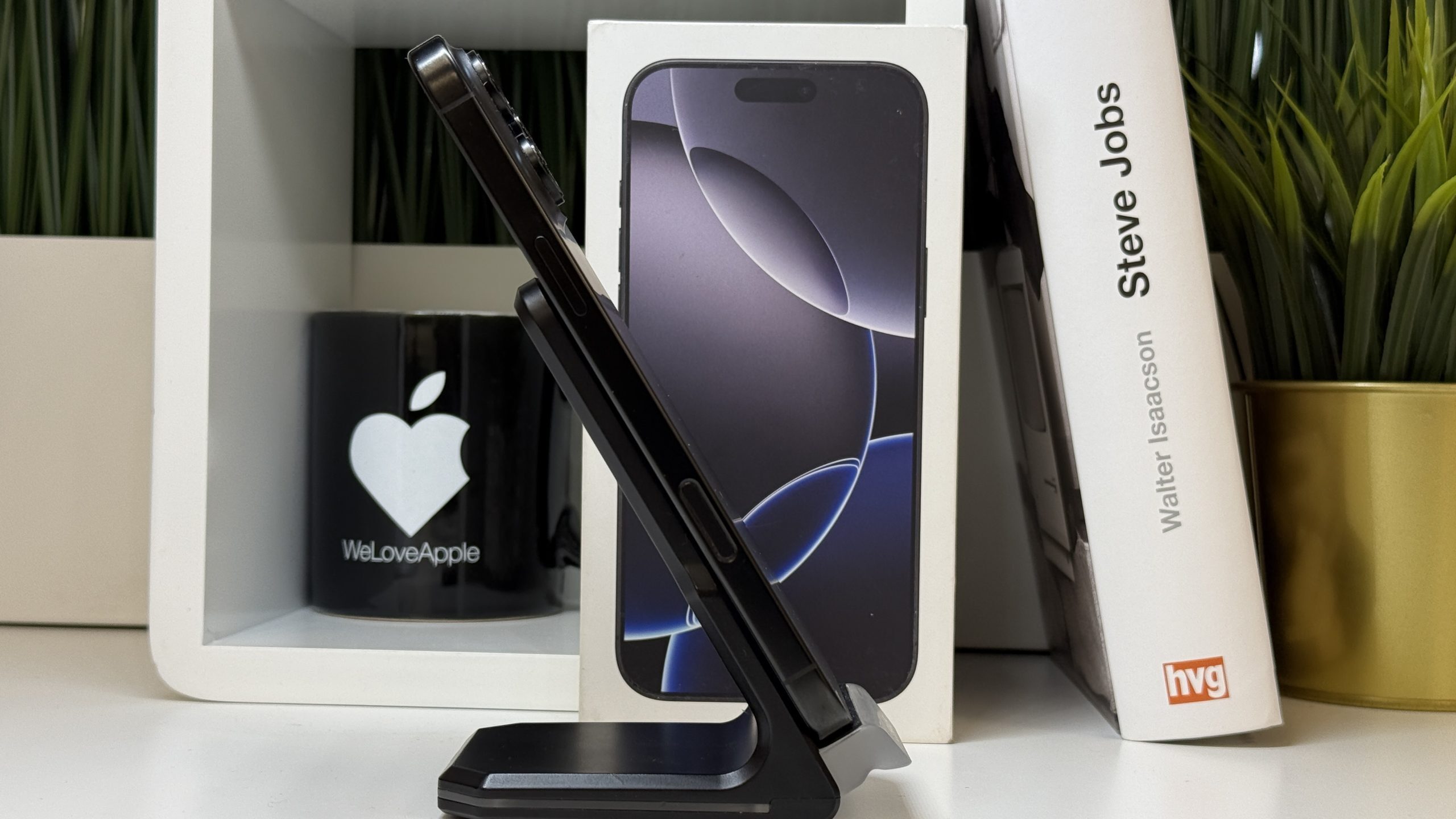 iPhone 16 Pro Max 256GB, Fekete Titán, Független, Számla, 2 Év Garancia, 92%