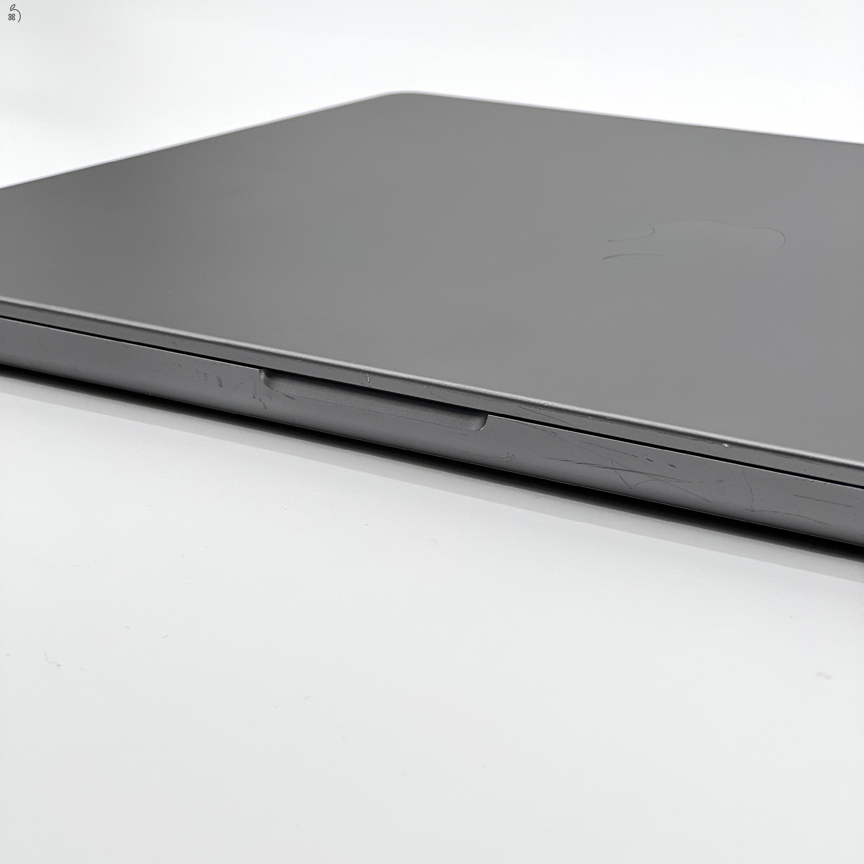 MacBook Pro 16″ 2021, M1 Pro 10 Cores, 16 GB RAM, 16 core GPU, 512 GB SSD, Space Gray 27% Áfás,  0555AB