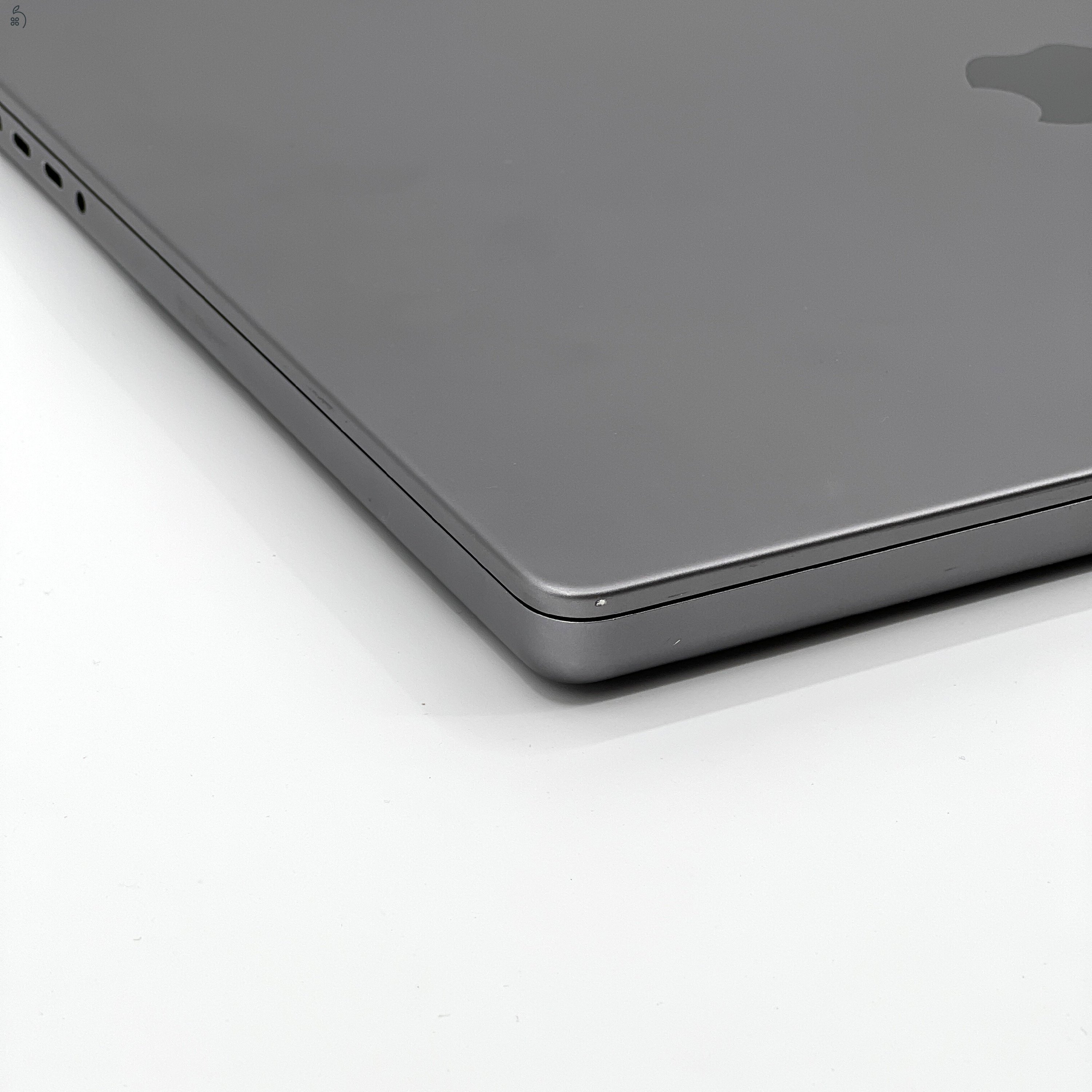 MacBook Pro 16″ 2021, M1 Pro 10 Cores, 16 GB RAM, 16 core GPU, 512 GB SSD, Space Gray 27% Áfás,  0555AB