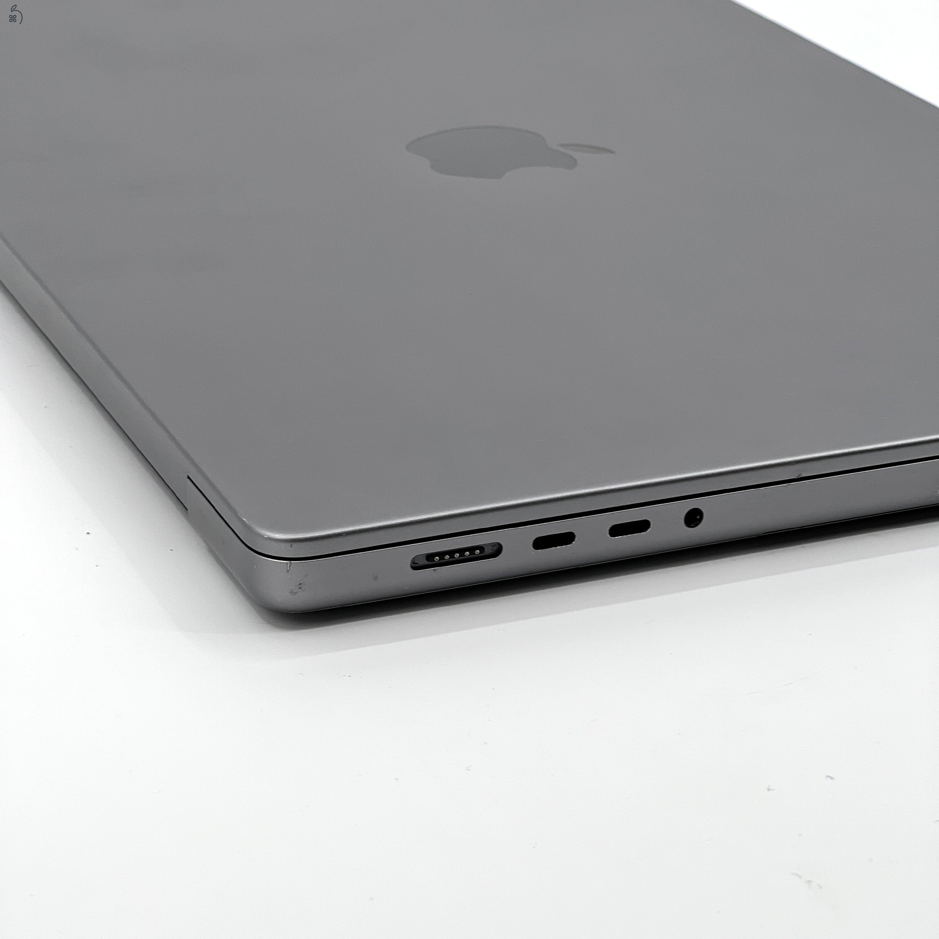 MacBook Pro 16″ 2021, M1 Pro 10 Cores, 16 GB RAM, 16 core GPU, 512 GB SSD, Space Gray 27% Áfás,  0554AB