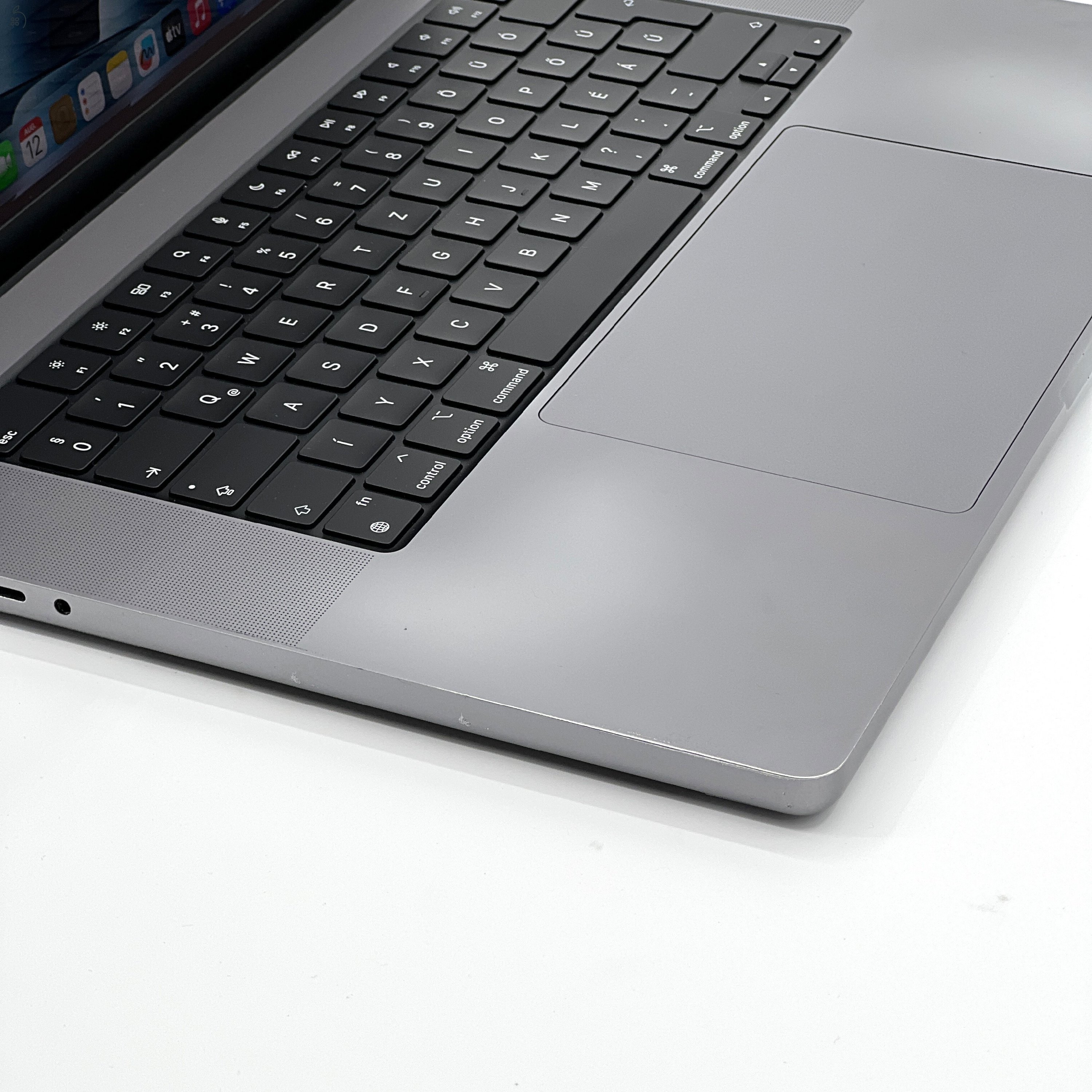MacBook Pro 16″ 2021, M1 Pro 10 Cores, 16 GB RAM, 16 core GPU, 512 GB SSD, Space Gray 27% Áfás,  0554AB