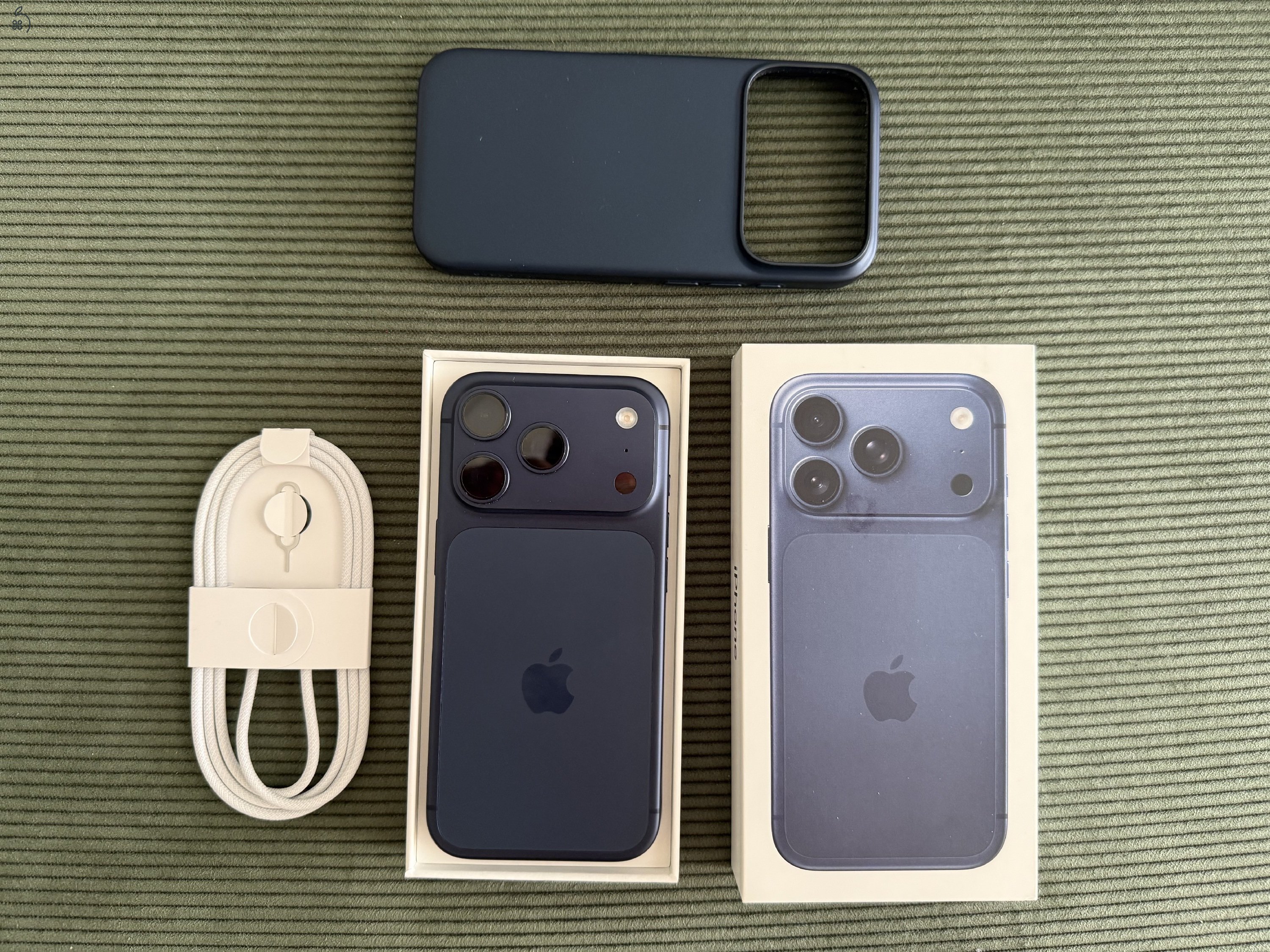 Apple iPhone 17 Pro 256GB Deep Blue + Torras tok