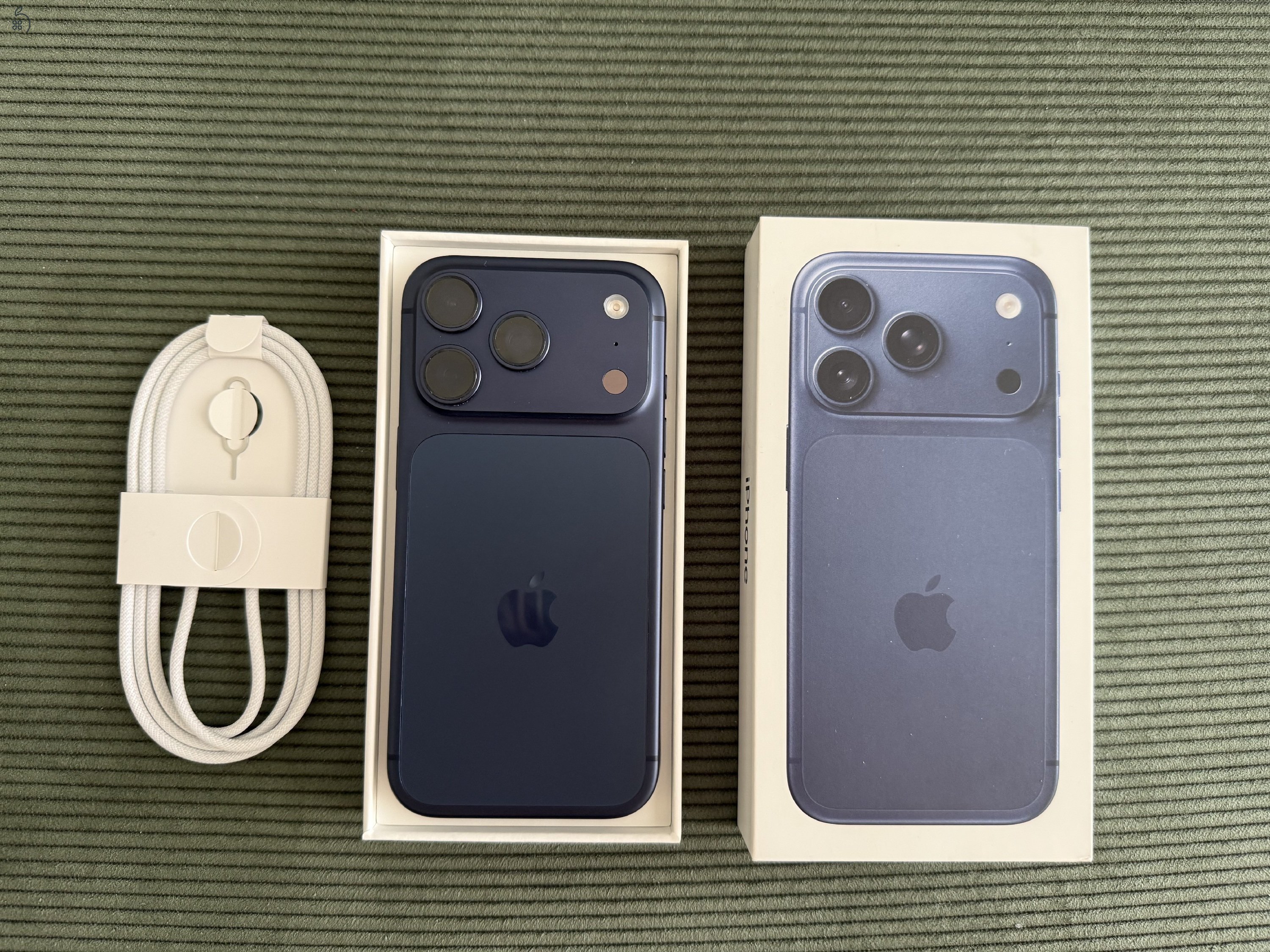 Apple iPhone 17 Pro 256GB Deep Blue + Torras tok