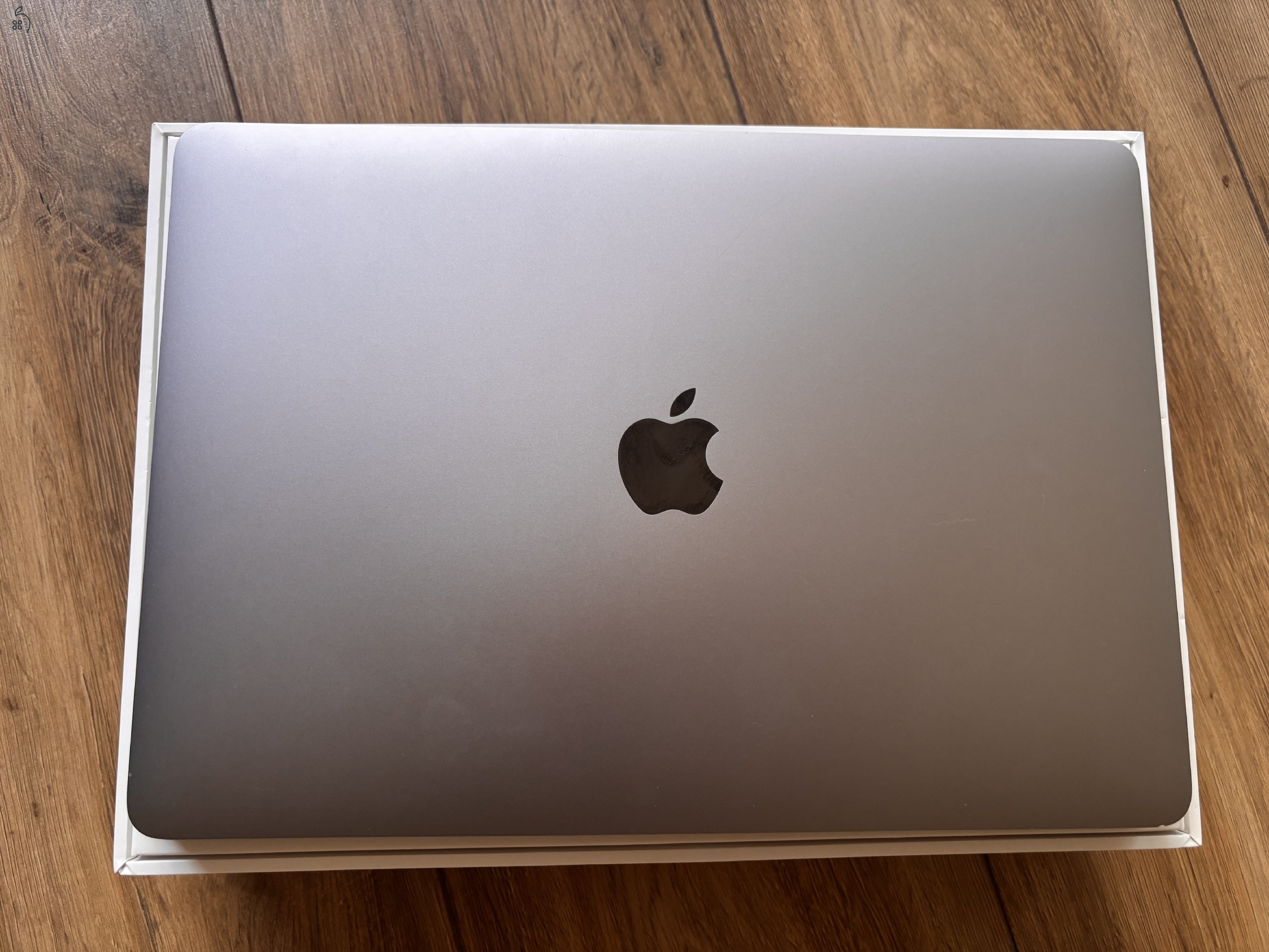 Apple MacBook Air 13” 2020 A2179 – hibás – alkatrésznek – hibátlan kijelző, billentyűzet, touchpad