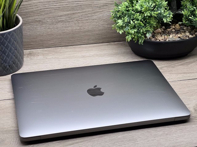 MacBook Air 2018 13”128GB 2 ÉV Garanciával Számlával Aksi 100%