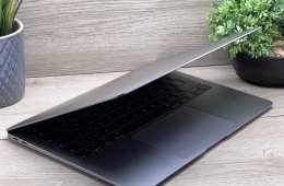 MacBook Air 2018 13”128GB 2 ÉV Garanciával Számlával Aksi 100%