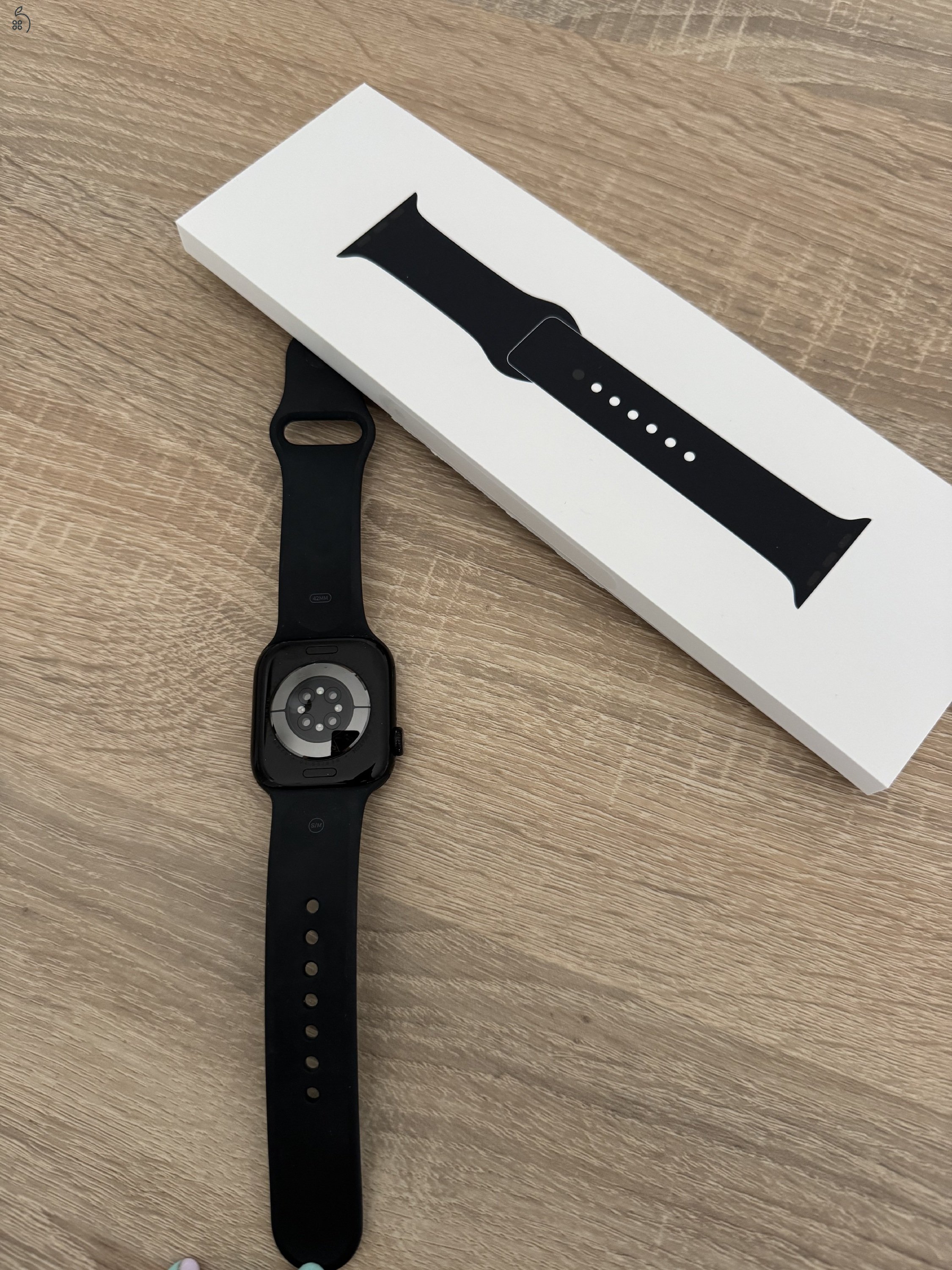  Apple Watch S10 / 42mm / GPS / Kozmoszfekete