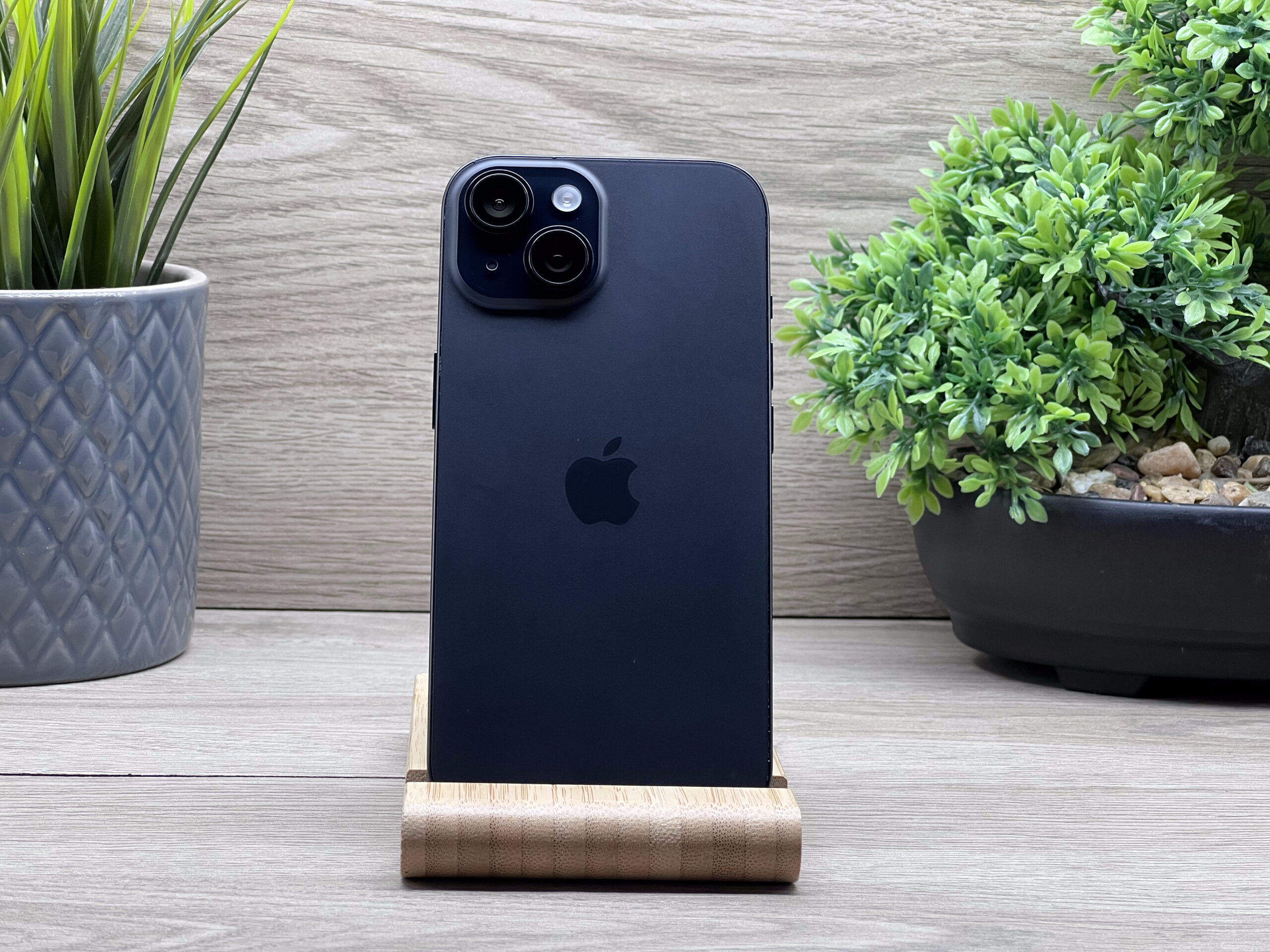 Hibátlan iPhone 15 Black 128GB 2 ÉV Garanciával 93%