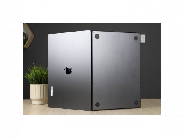 Újszerű MacBook Pro 16