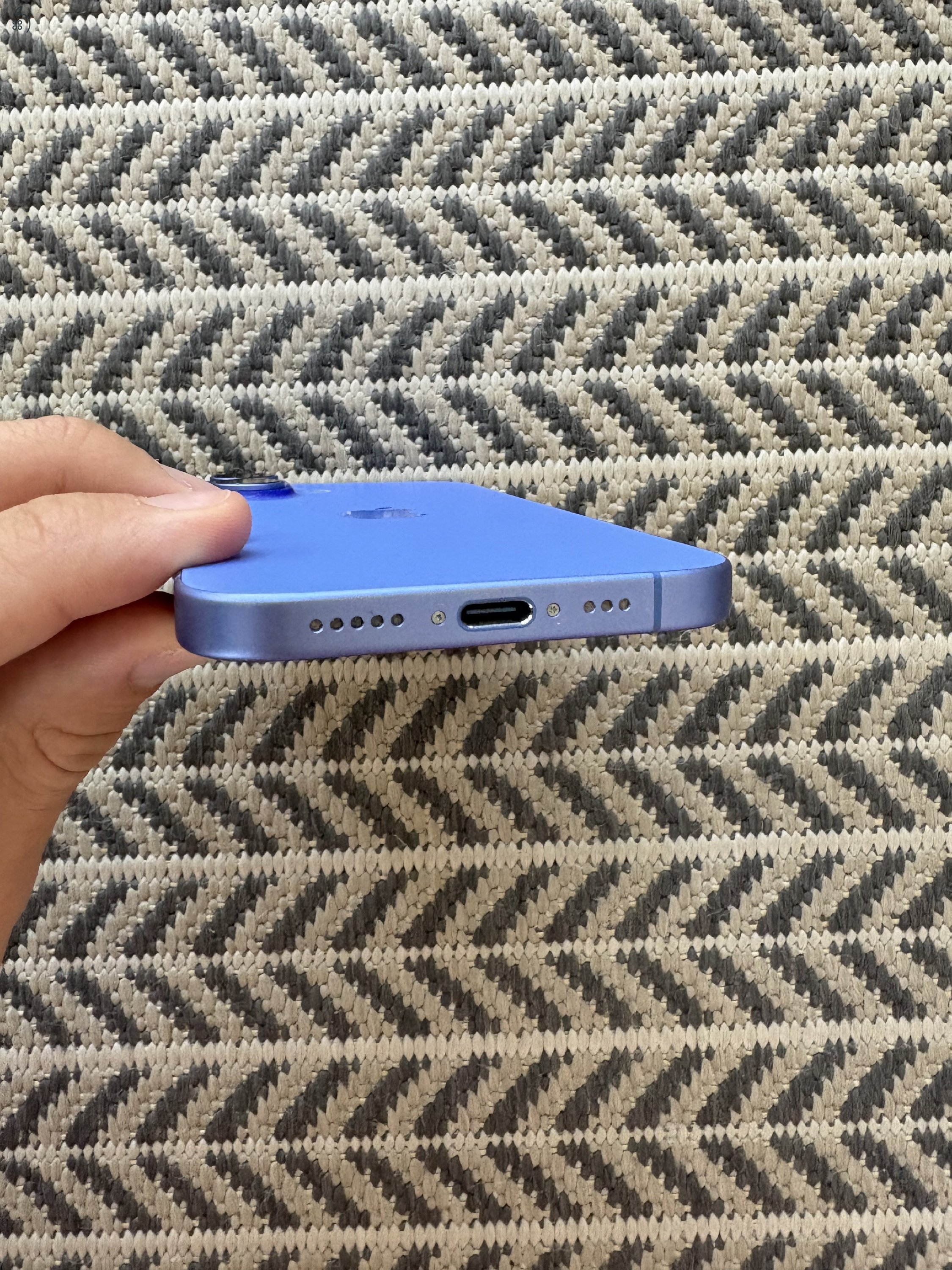 iPhone 16 Ultramarine