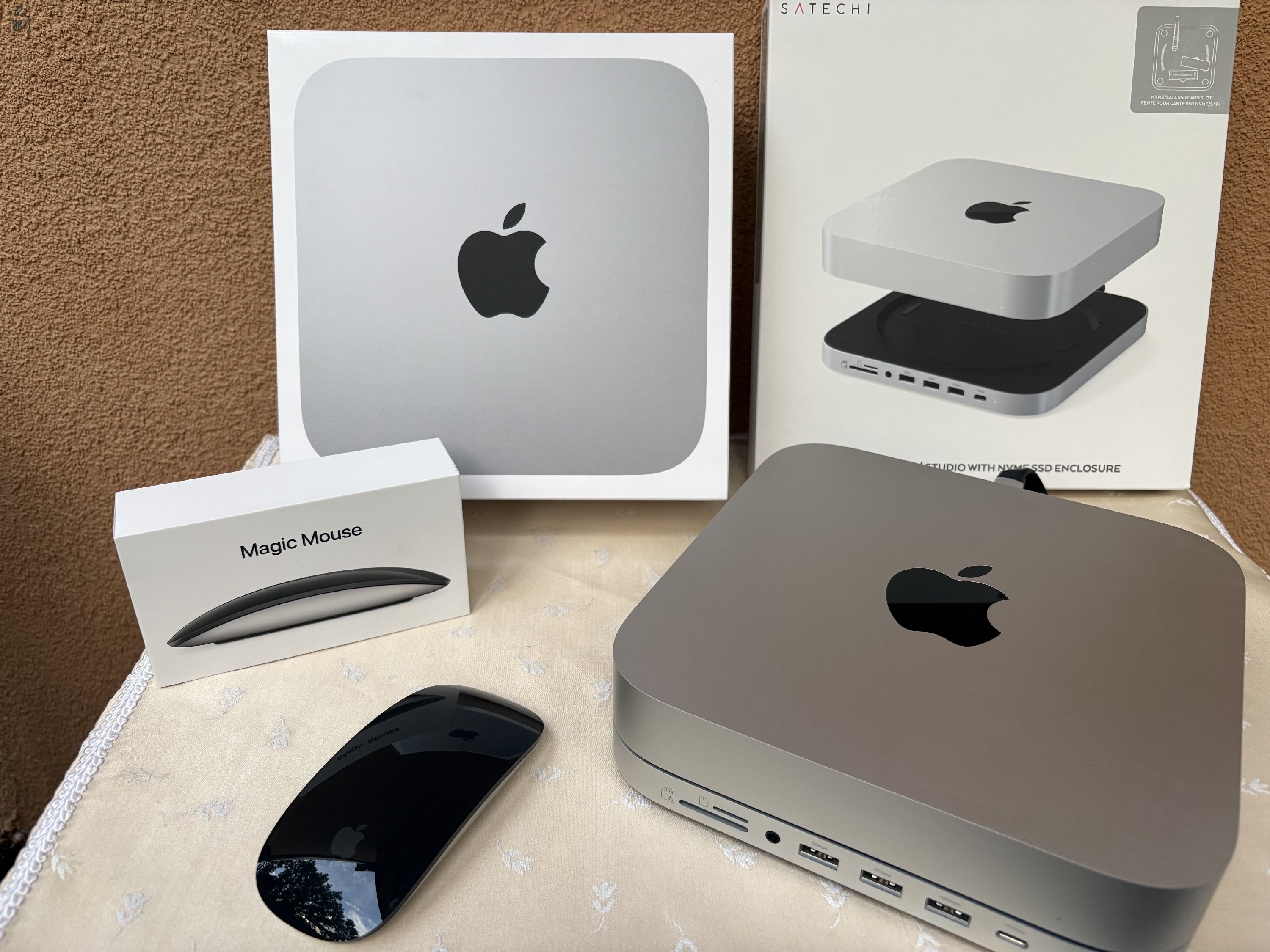 Mac Mini M2 + Satechi HUB + Magic Mouse