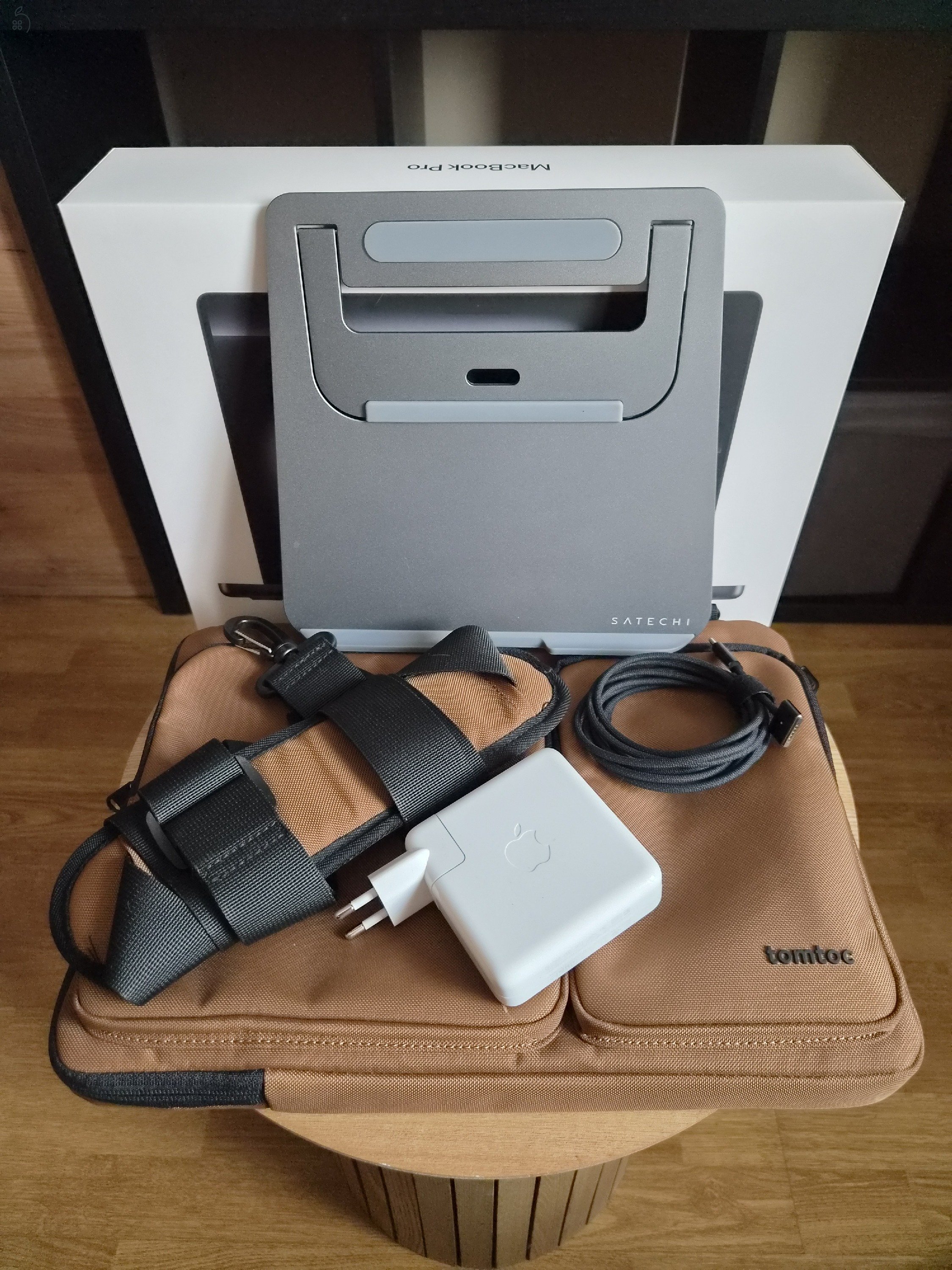 MacBook Pro 14” M4Pro Chip 14 mag CPU & 20 mag GPU, 24GB RAM, 1TB SSD, Akku: 100% 