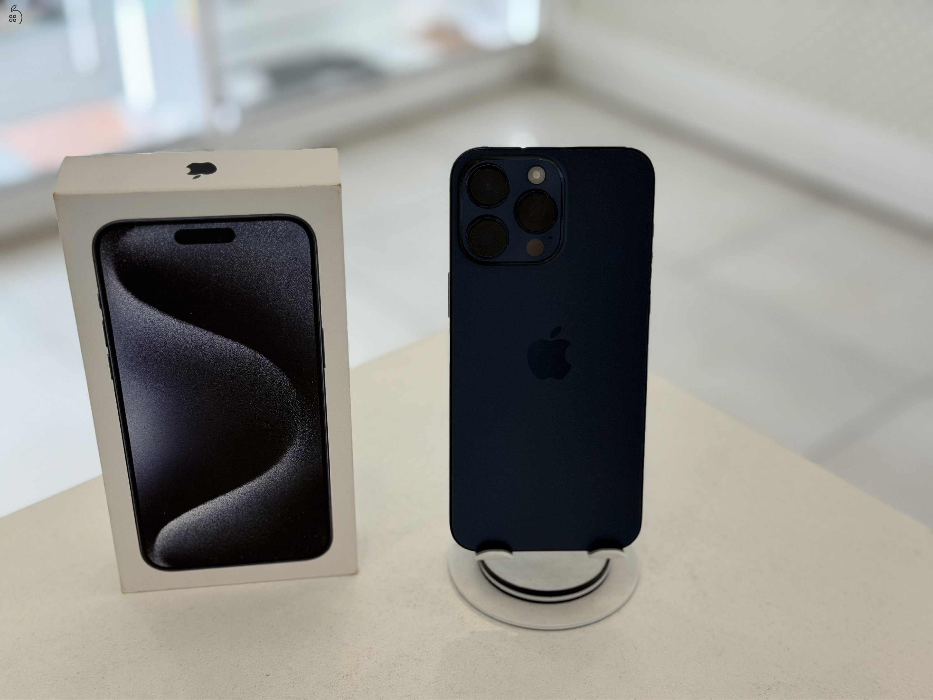 iPhone 15 Pro Max 256GB Független Újszerű/1 hónap gar./Akku 82%/p5022