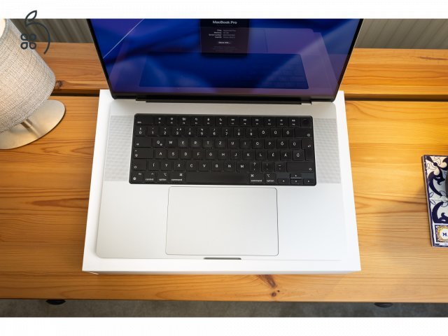 Apple MacBook Pro 16