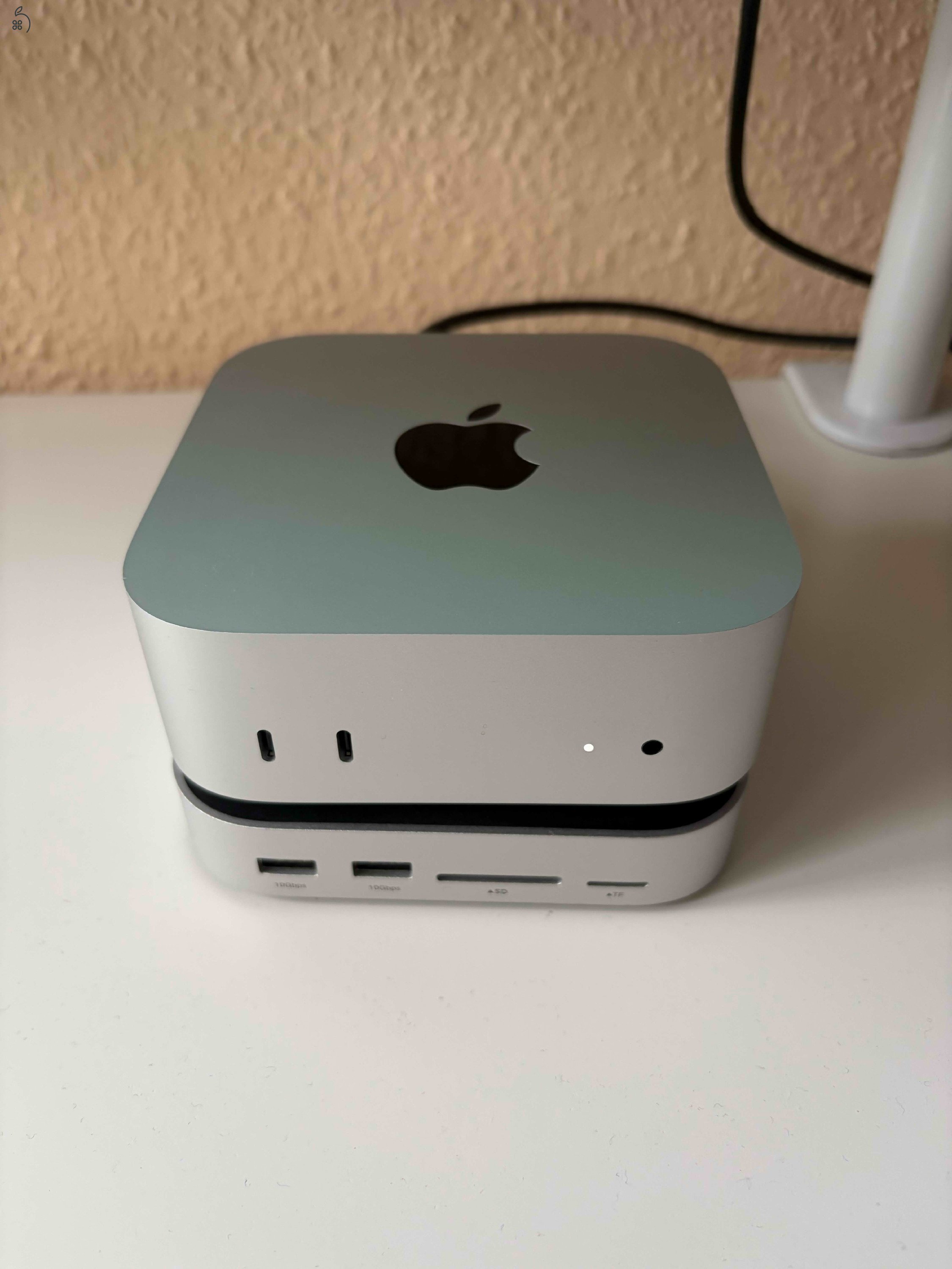 Mac mini M4 16GB + 1TB SSD + UGREEN Dock + Magic Mouse + billentyűzet