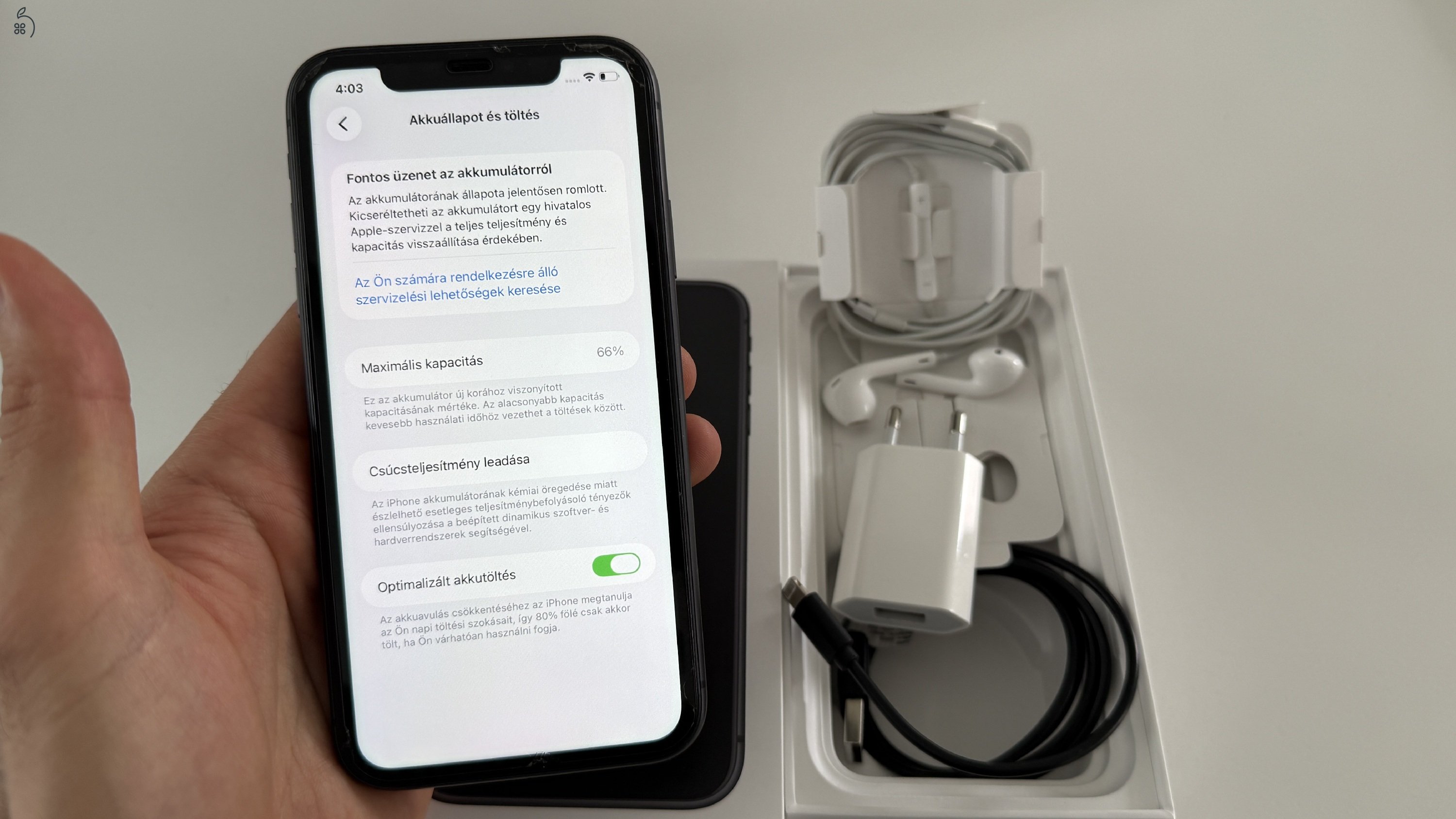 Apple iPhone 11 64GB, fekete, 66% akku