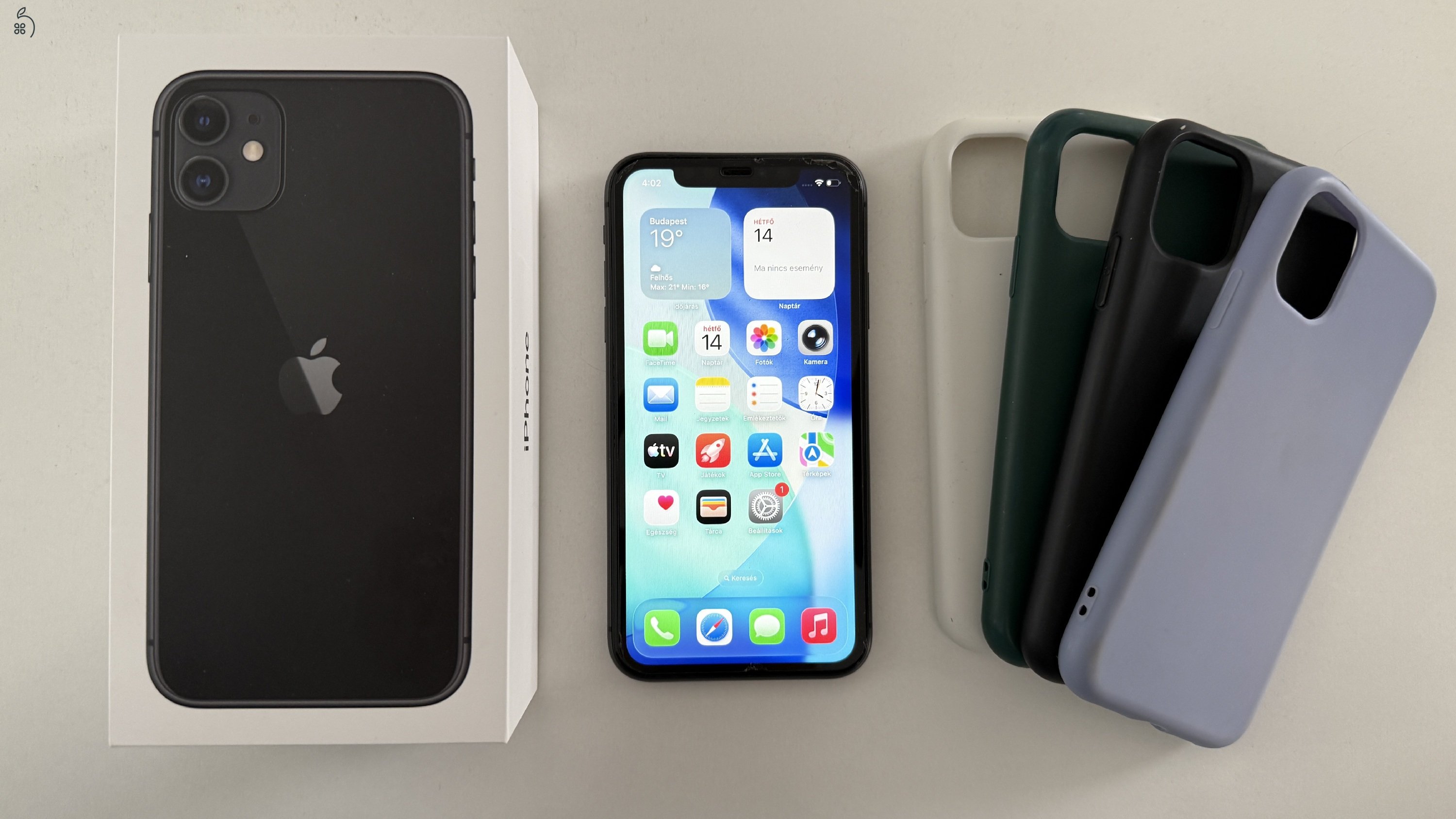Apple iPhone 11 64GB, fekete, 66% akku