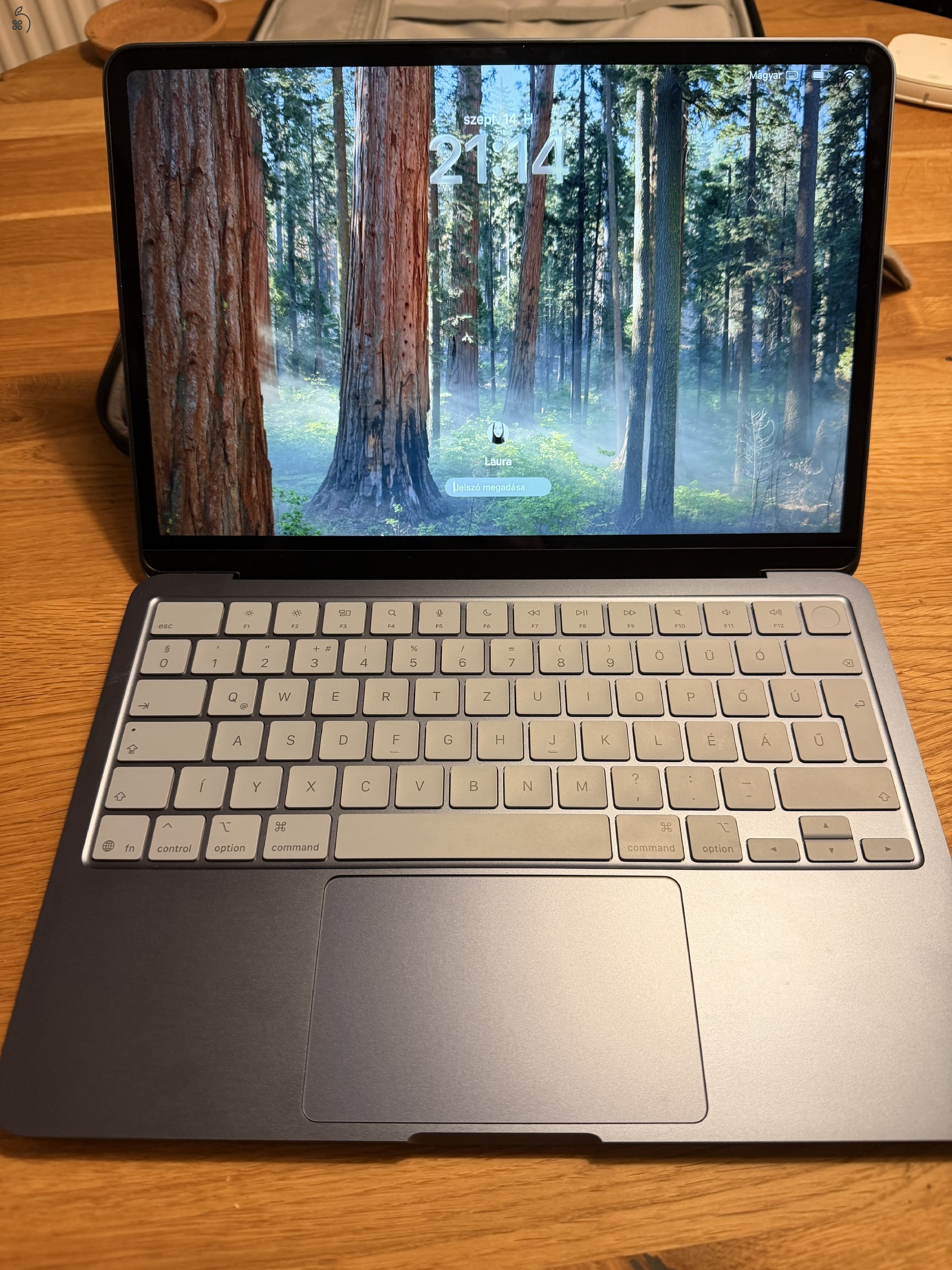 Eladó Apple MacBook Neo 512 GB SSD, 8GB RAM