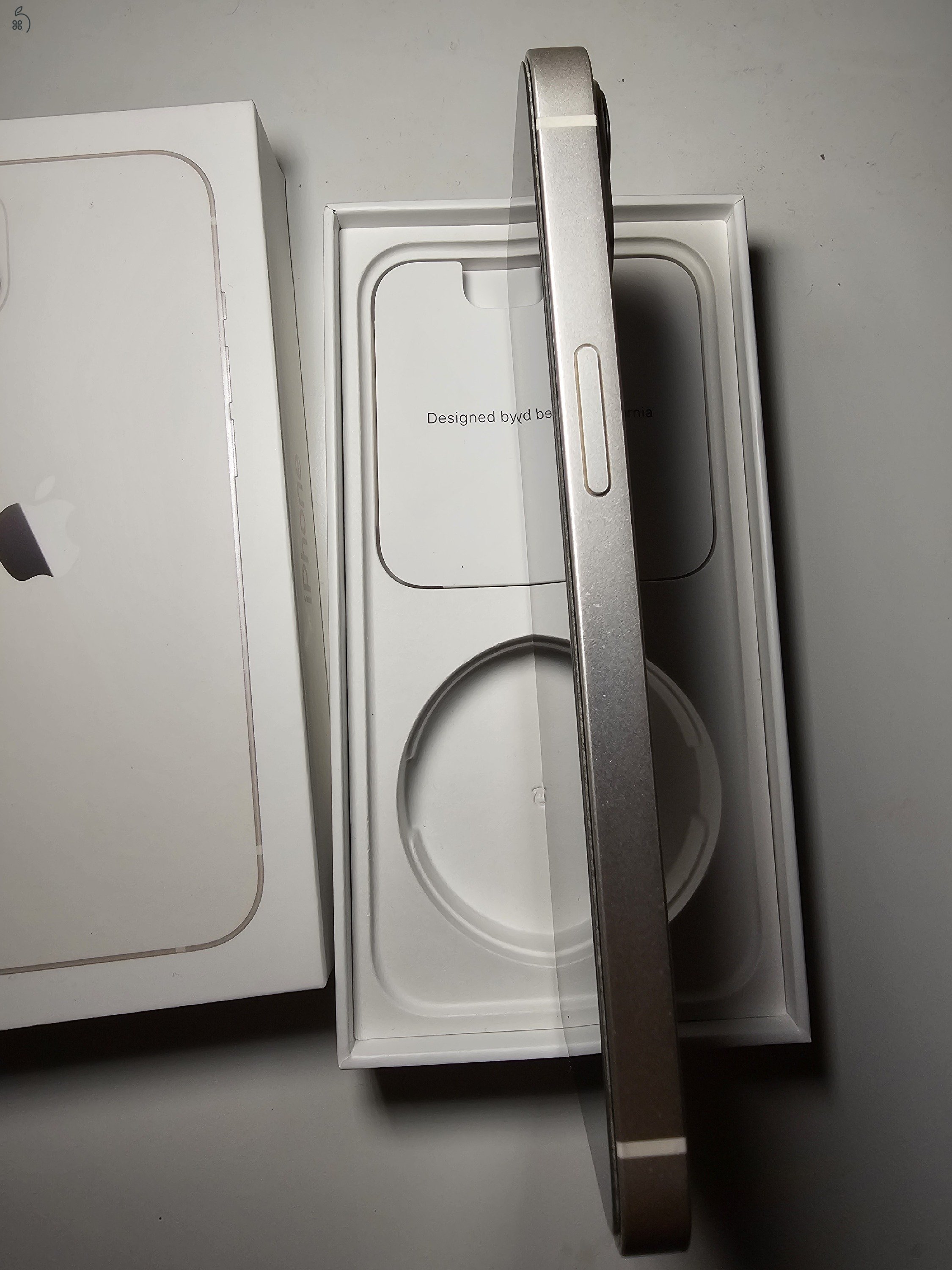 Apple iPhone 13 128 GB - kivételesen megkímélt állapot