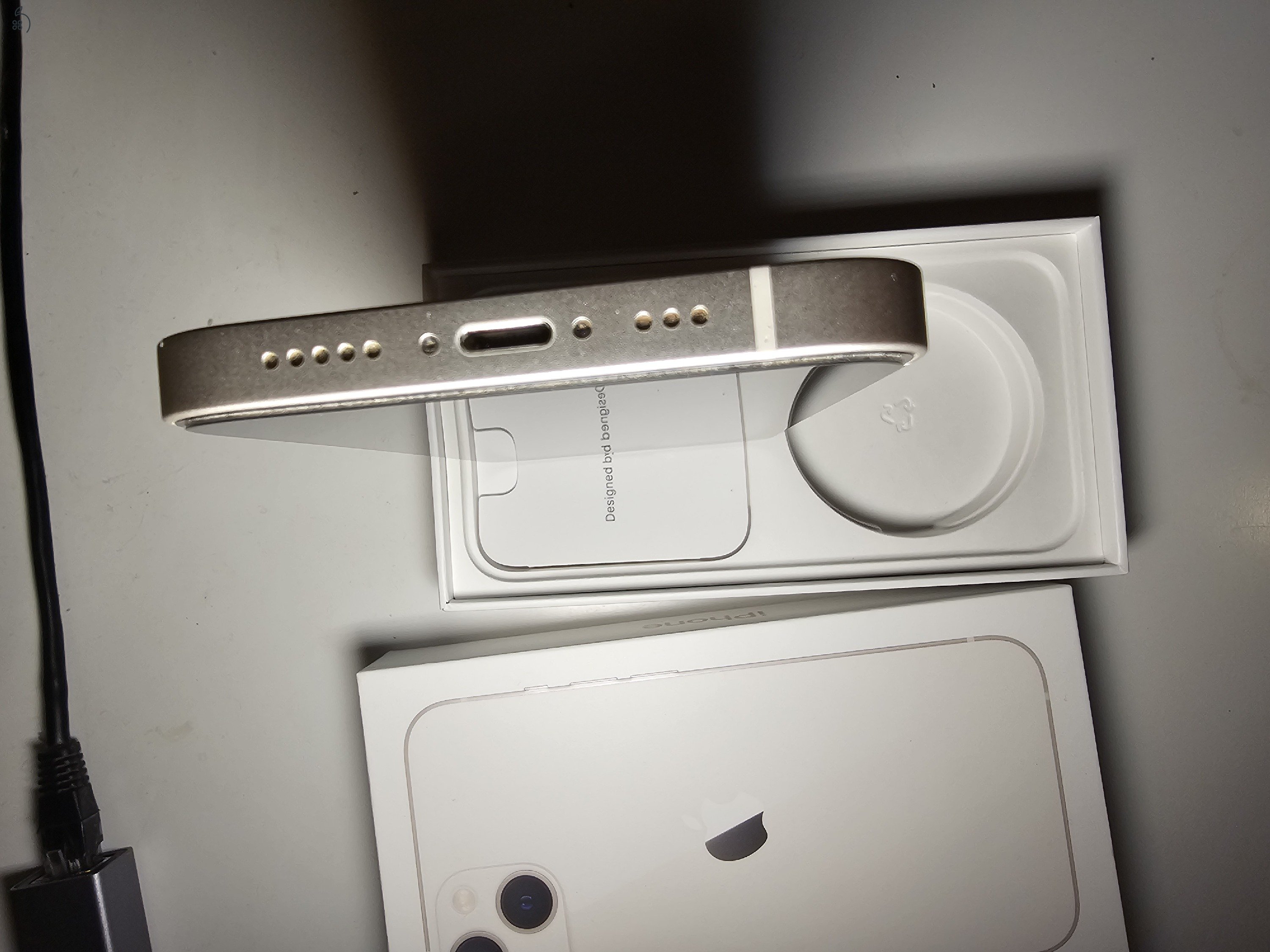 Apple iPhone 13 128 GB - kivételesen megkímélt állapot