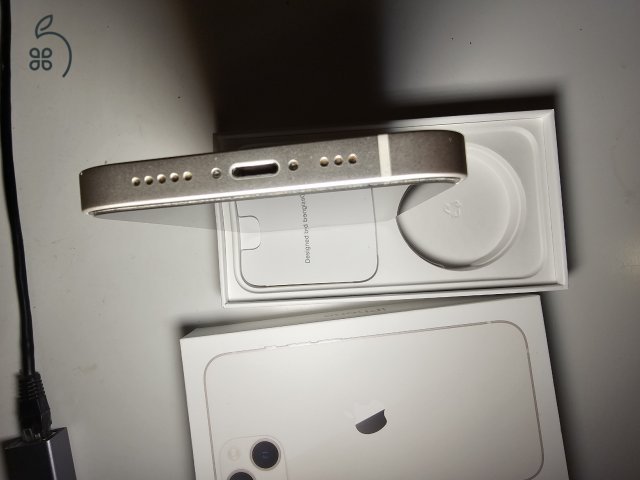 Apple iPhone 13 128 GB - kivételesen megkímélt állapot