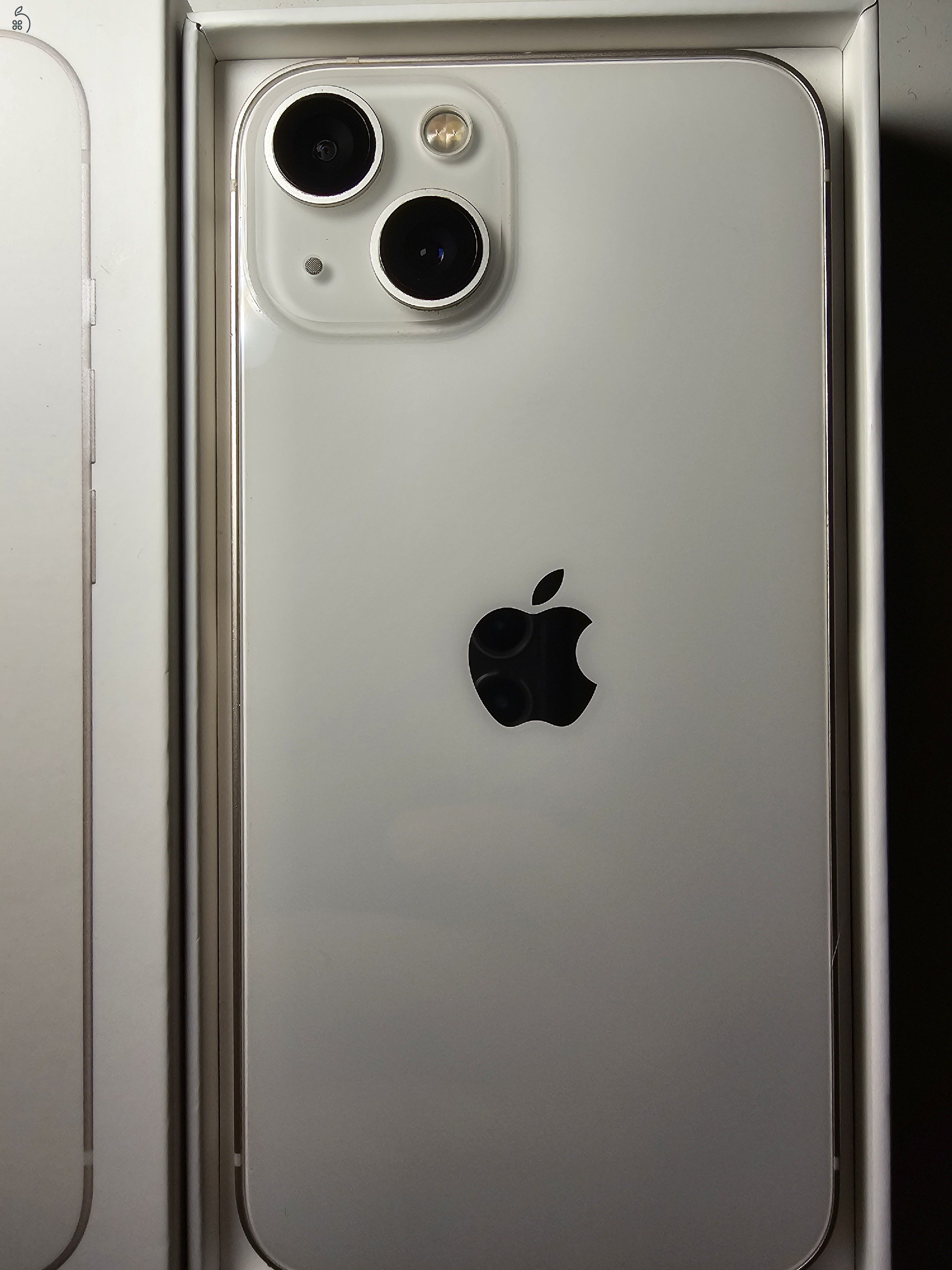 Apple iPhone 13 128 GB - kivételesen megkímélt állapot