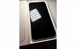 Apple iPhone 13 128 GB - kivételesen megkímélt állapot