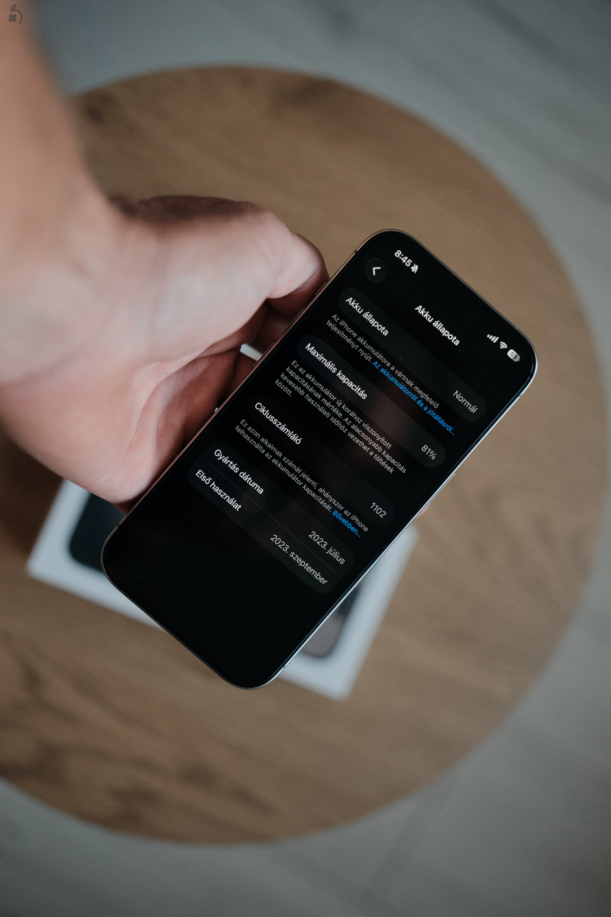 iPhone 15 Pro 256GB Natúr Titán Karcmentes, 1. tulajdonostól, gyári dobozával bontatlan kábellel 