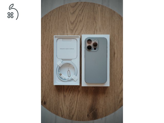 iPhone 15 Pro 256GB Natúr Titán Karcmentes, 1. tulajdonostól, gyári dobozával bontatlan kábellel 