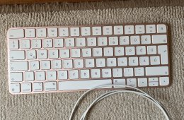 APPLE Magic Keyboard Pink Magyar kiosztással.