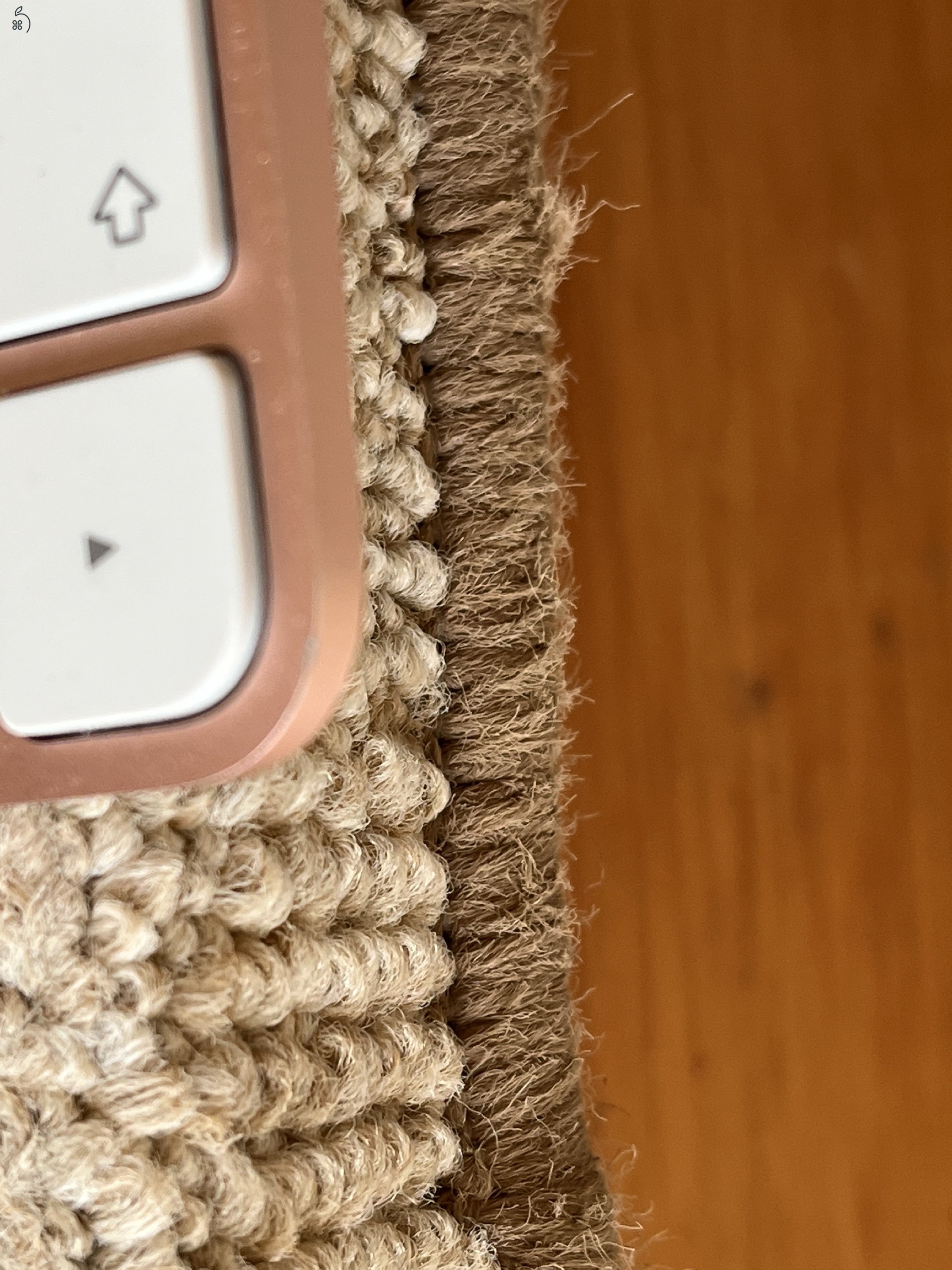 APPLE Magic Keyboard Pink Magyar kiosztással.