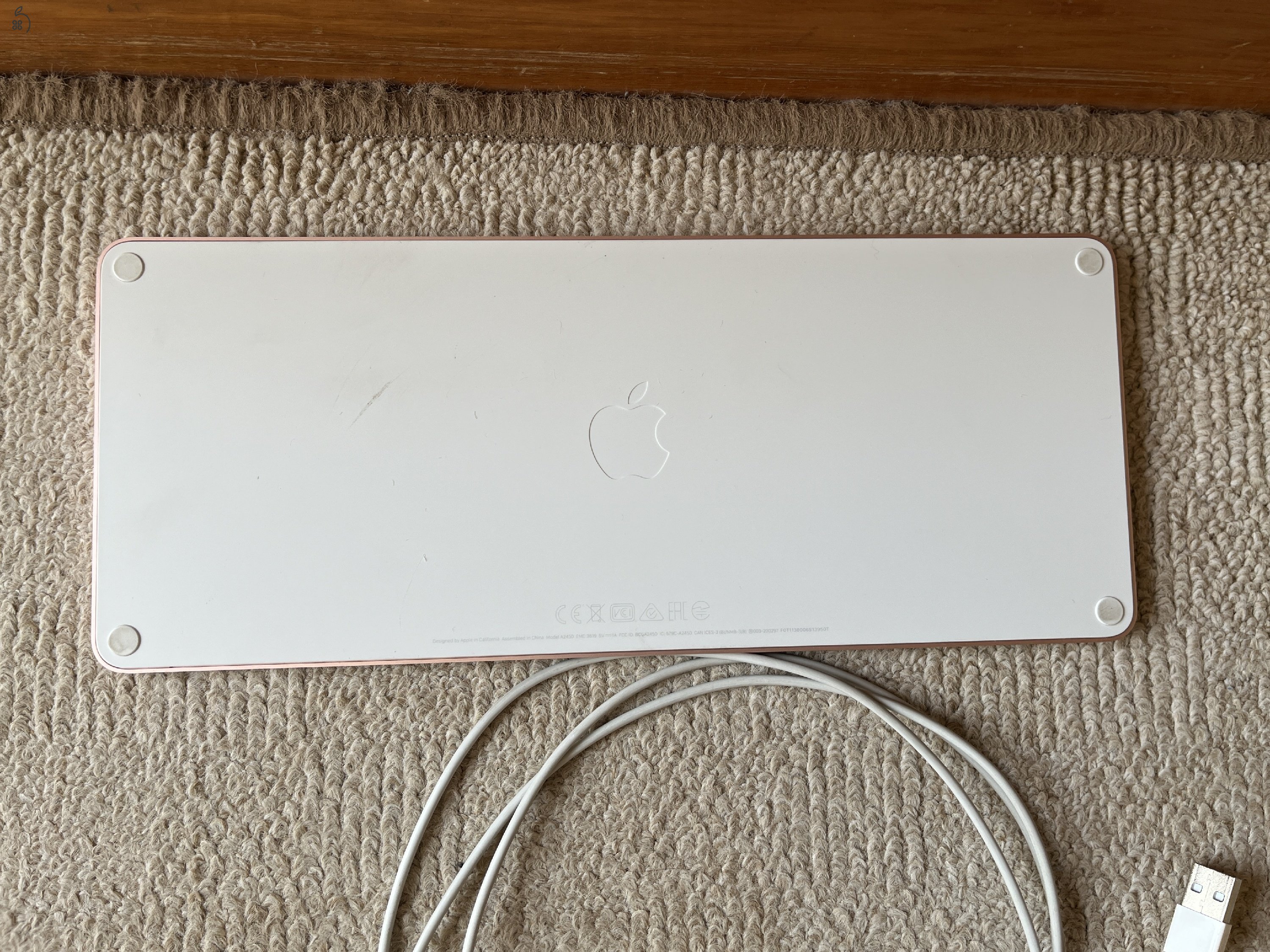 APPLE Magic Keyboard Pink Magyar kiosztással.