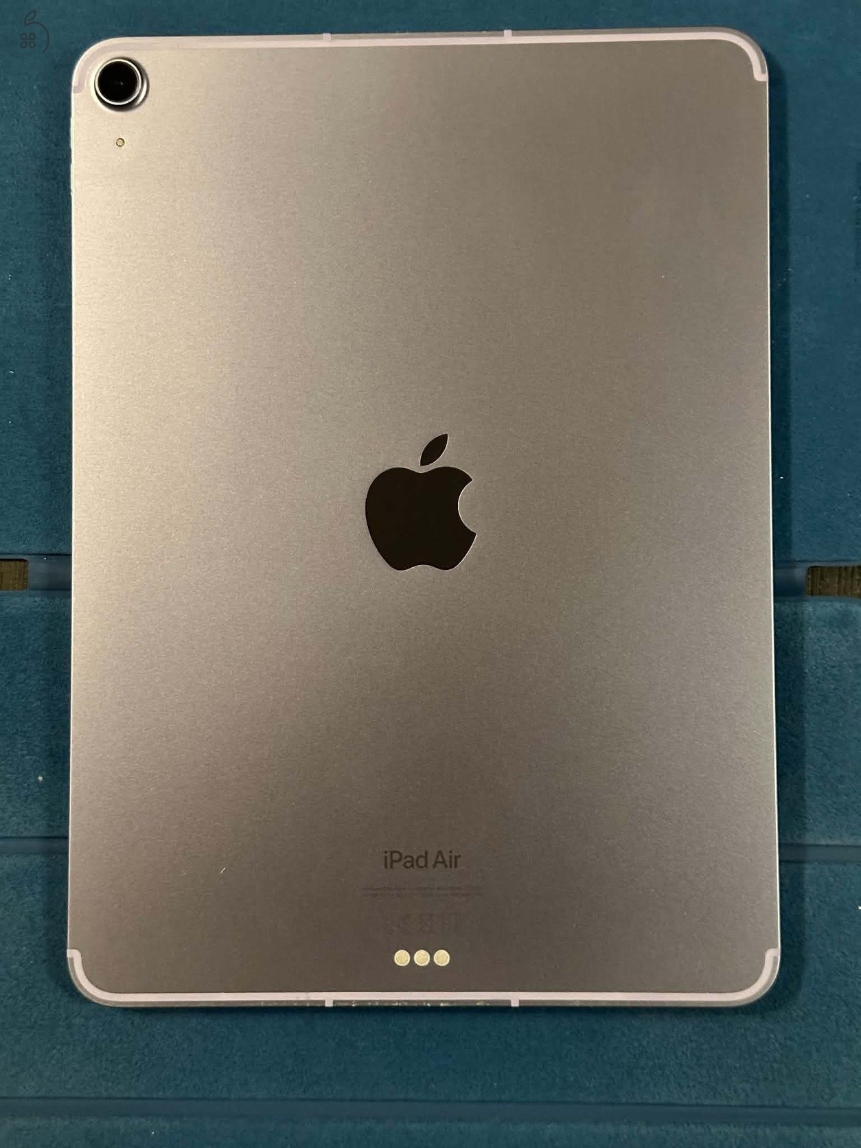 Apple iPad Air 5 (M1) 256 GB Wi-Fi + Cellular / 5G + Apple Pencil 2 + gyári Smart Folio
