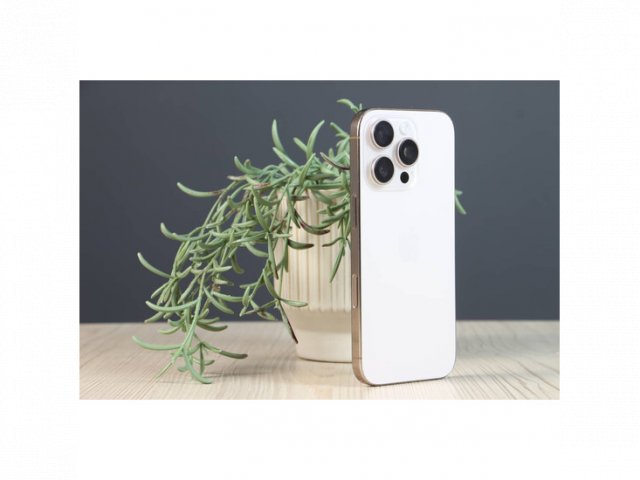 Használt Apple iPhone 16 Pro 128GB arany B US-8497