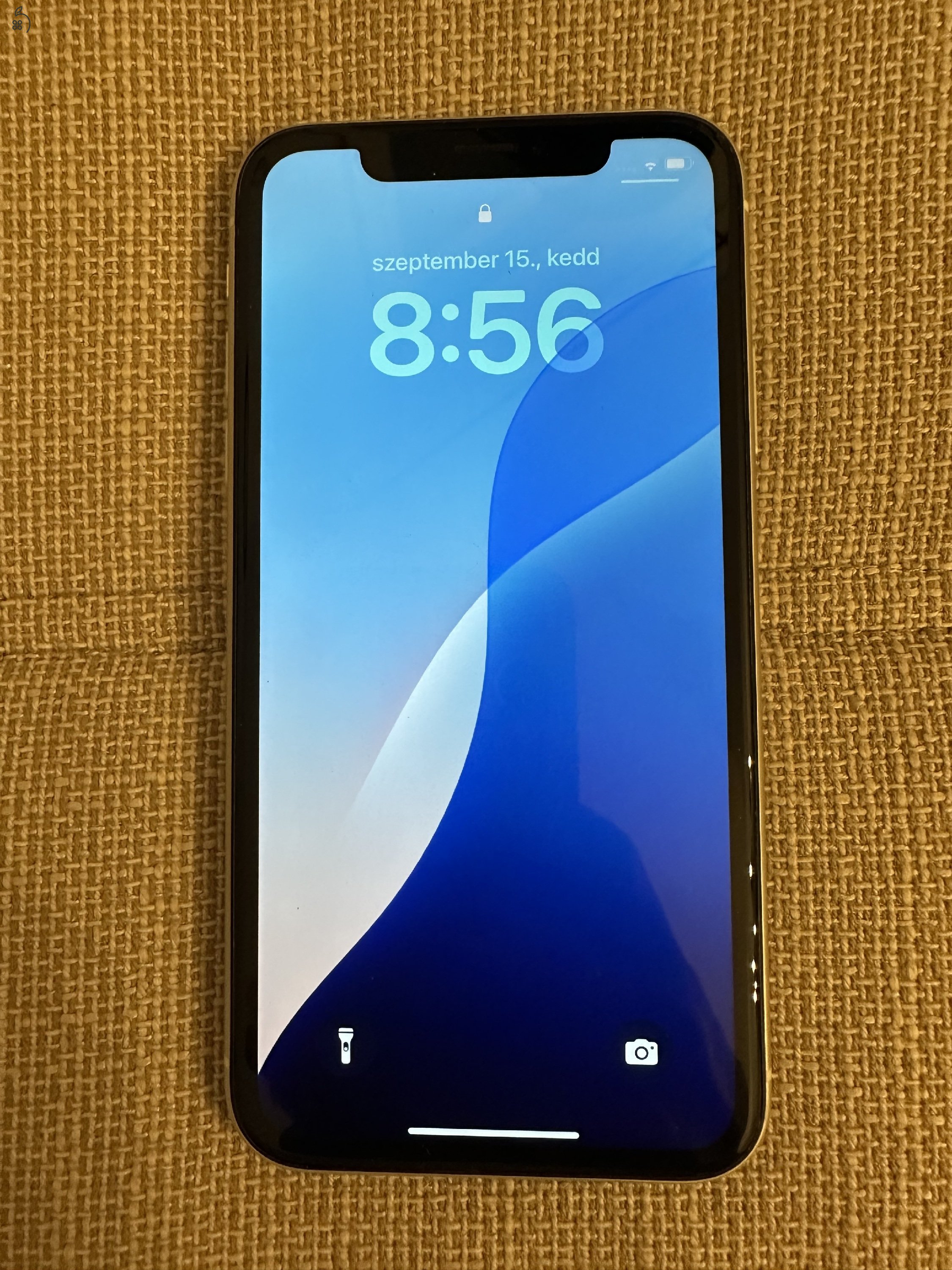 iPhone XR Fehér 64GB Újszerű állapot Hálózatfüggetlen 90% akku