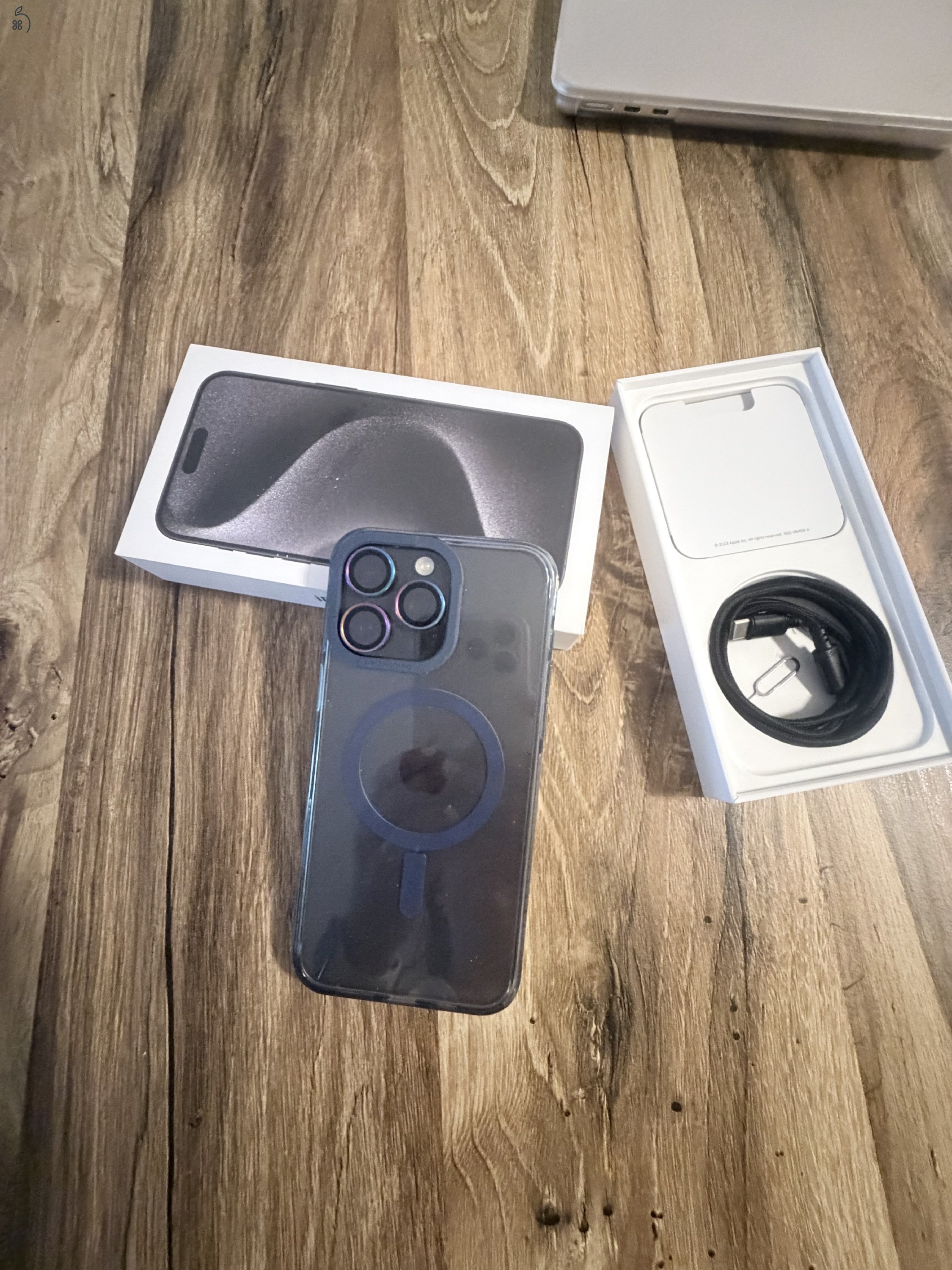 Eladó iPhone 15 Pro Max 256 GB – modellváltás miatt